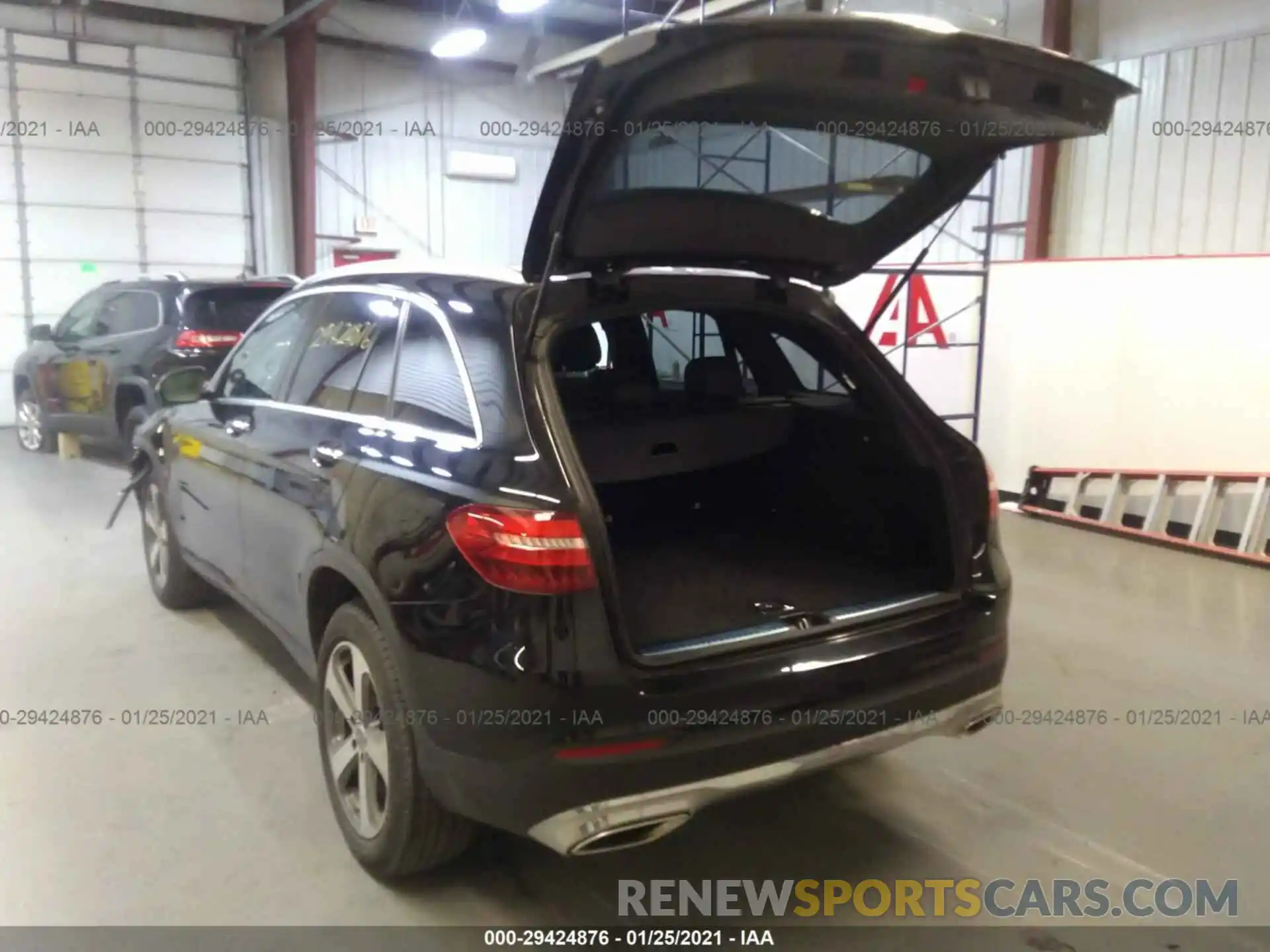 3 Photograph of a damaged car WDC0G4KB7KF506095 MERCEDES-BENZ GLC 2019