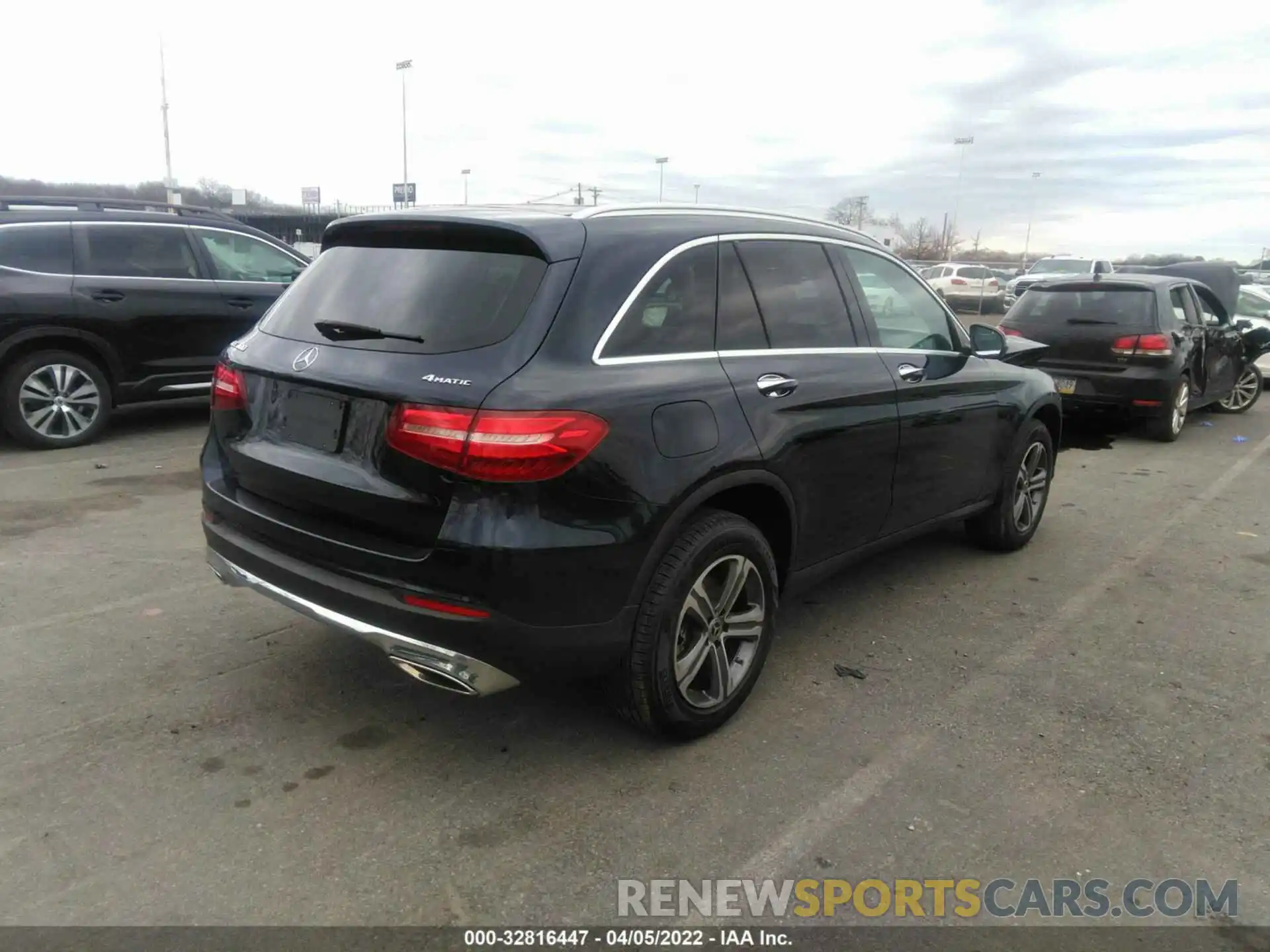 4 Photograph of a damaged car WDC0G4KB7KV172432 MERCEDES-BENZ GLC 2019