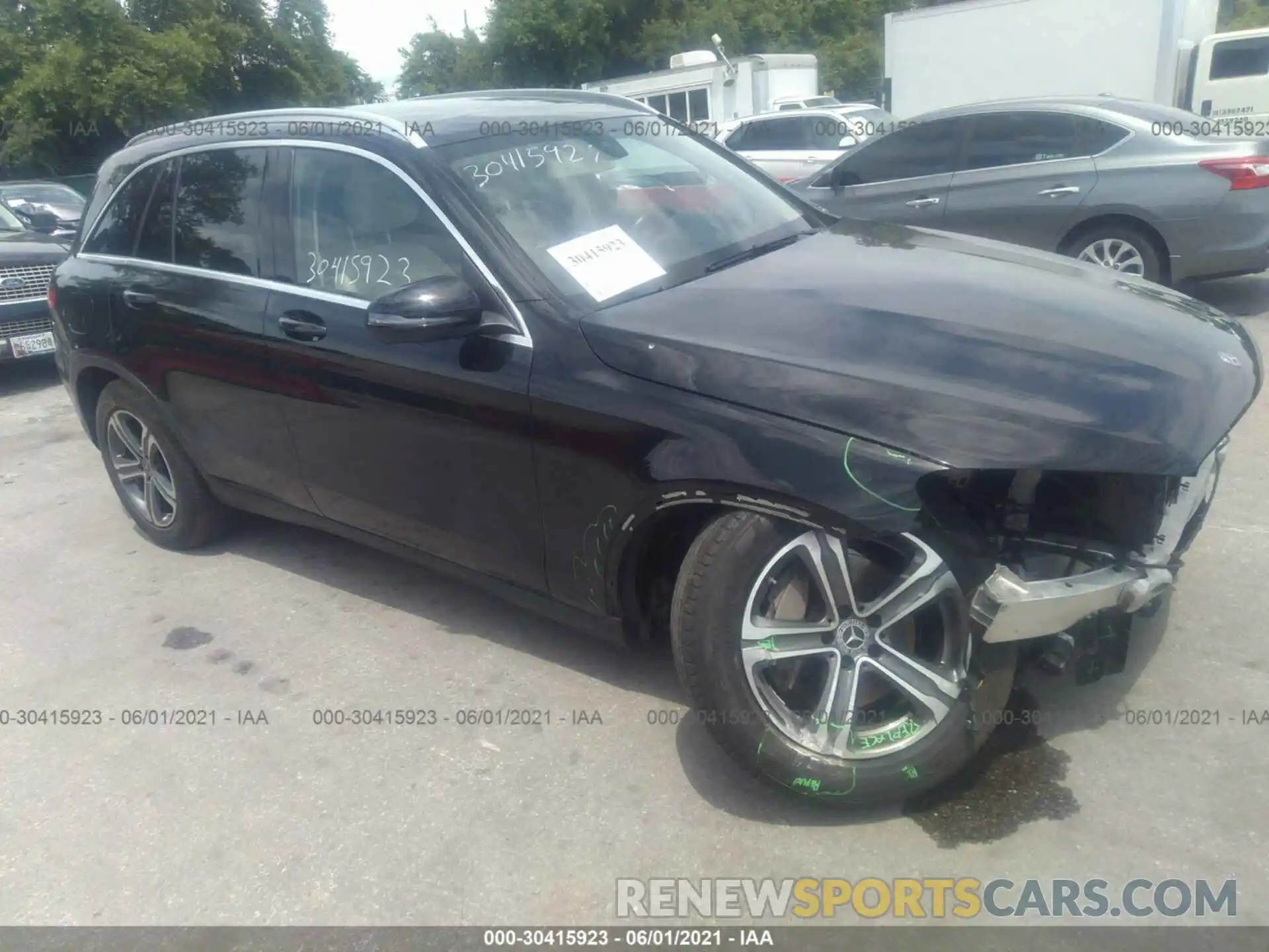 1 Photograph of a damaged car WDC0G4KB8KF655664 MERCEDES-BENZ GLC 2019