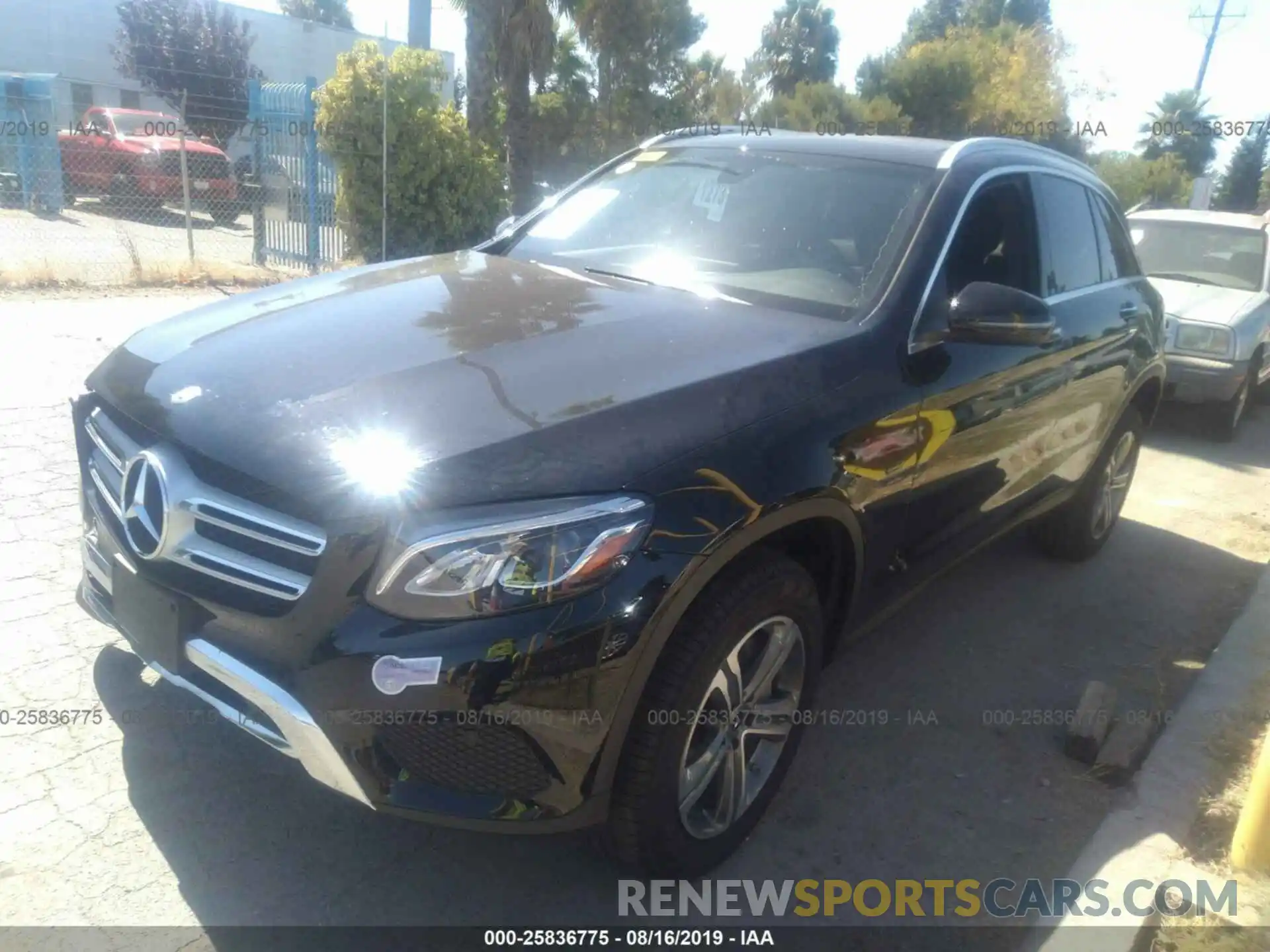 2 Photograph of a damaged car WDC0G5EB0KF563708 MERCEDES-BENZ GLC 2019