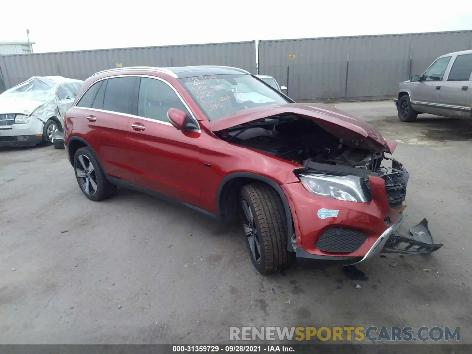 1 Photograph of a damaged car WDC0G5EB3KF598727 MERCEDES-BENZ GLC 2019