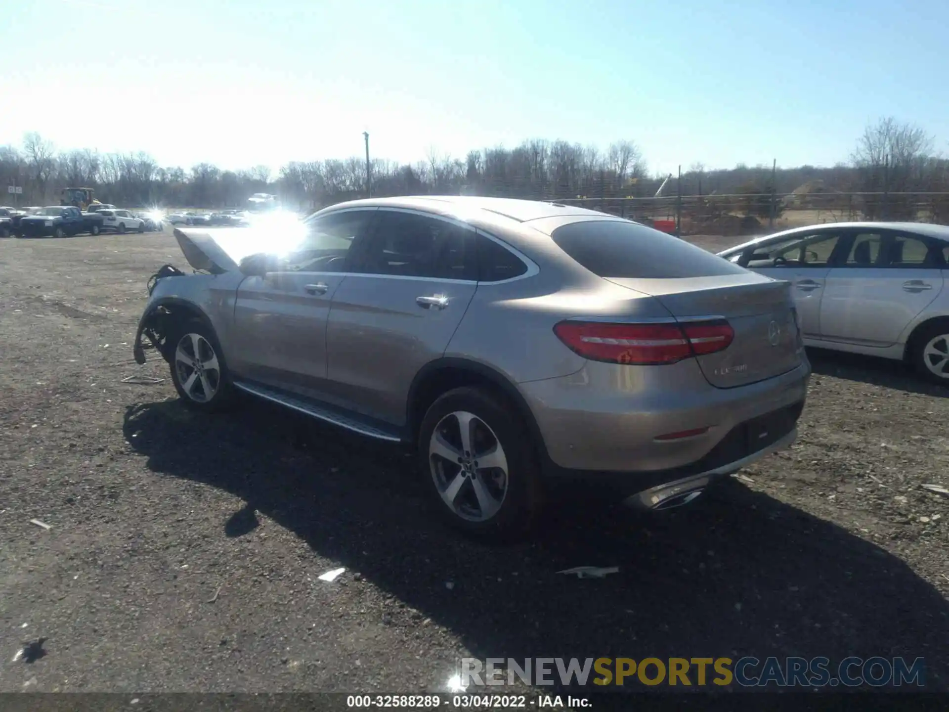 3 Photograph of a damaged car WDC0J4KB1KF617016 MERCEDES-BENZ GLC 2019