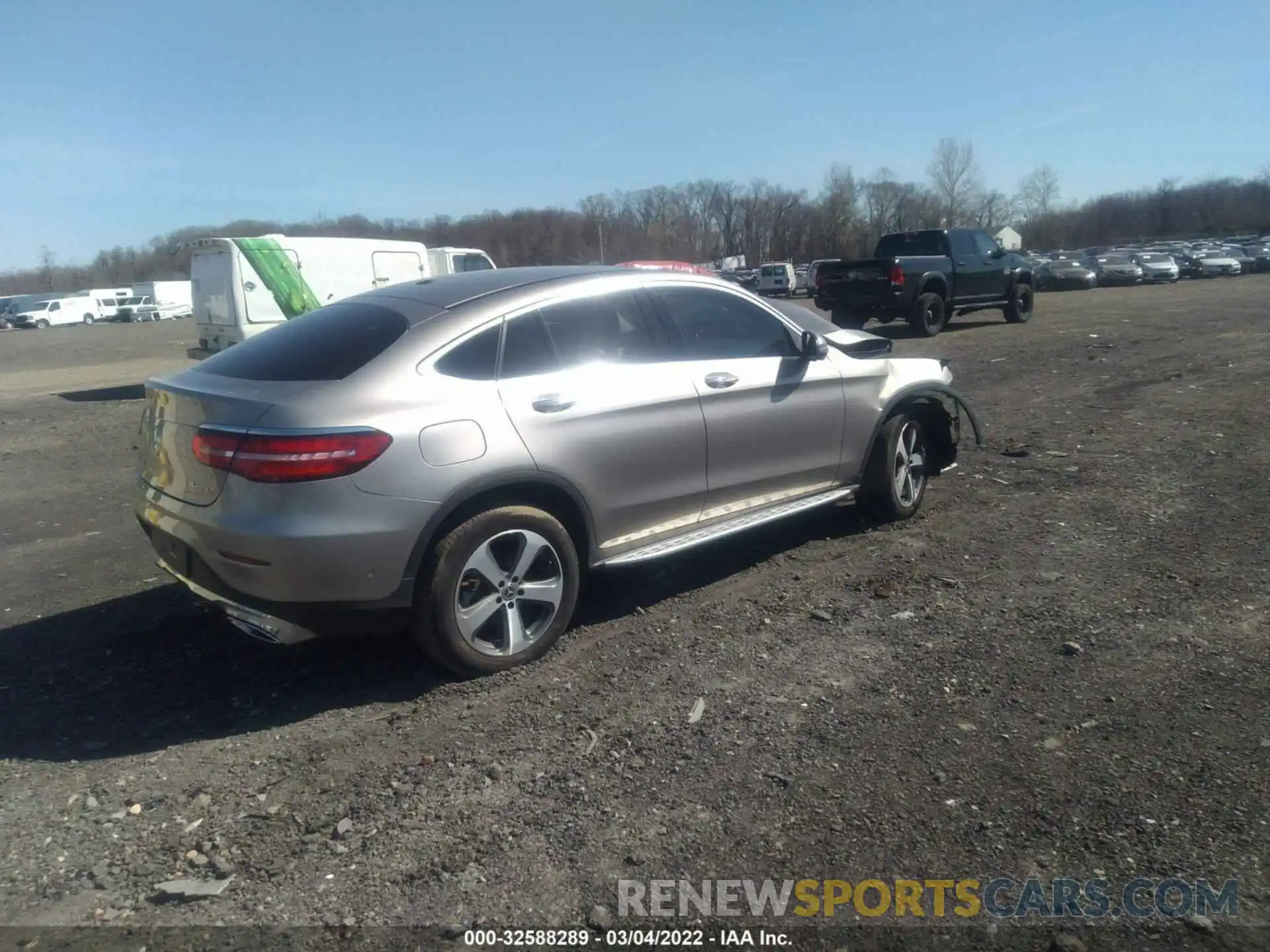 4 Photograph of a damaged car WDC0J4KB1KF617016 MERCEDES-BENZ GLC 2019