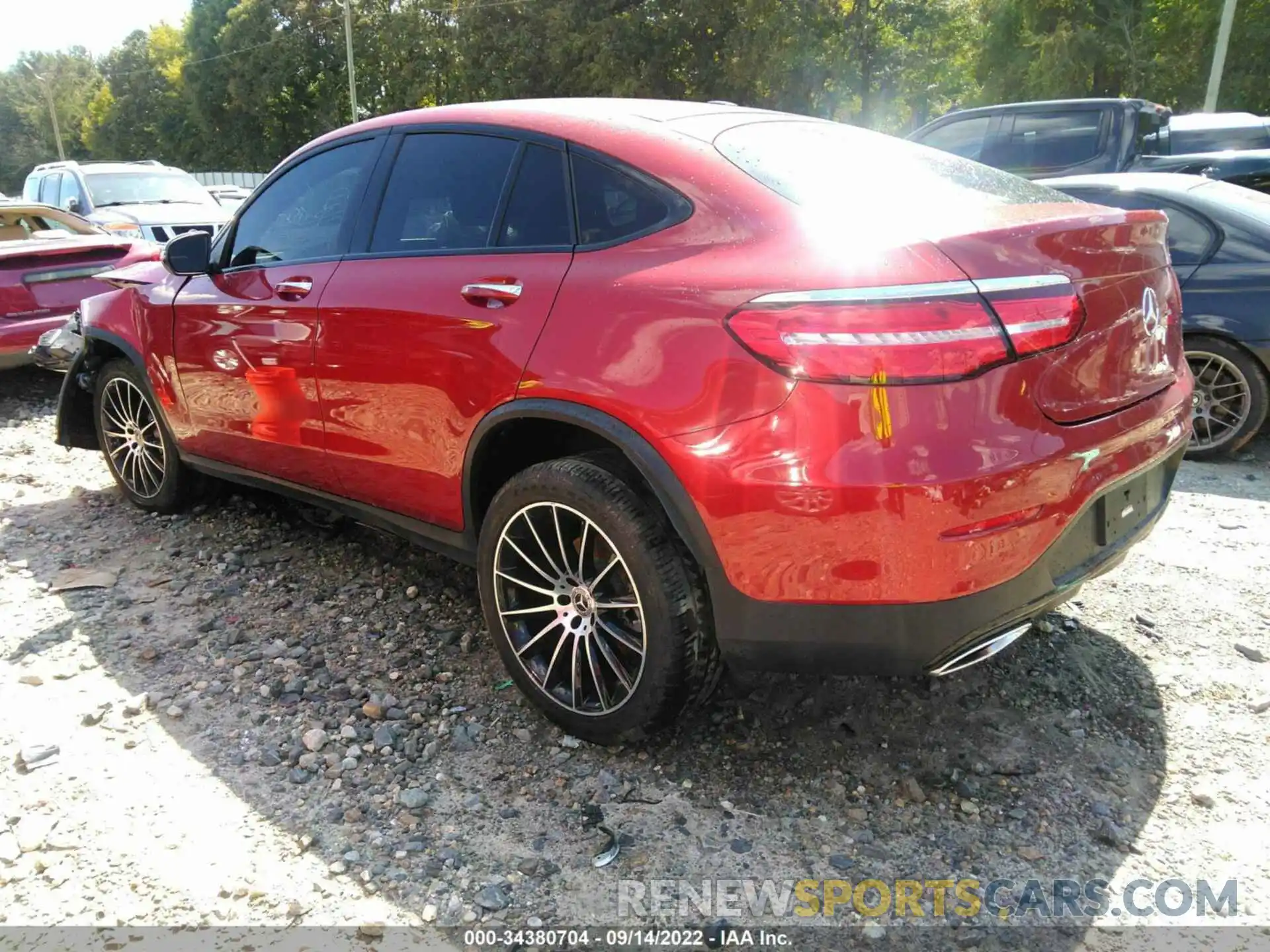 3 Photograph of a damaged car WDC0J4KB7KF572552 MERCEDES-BENZ GLC 2019