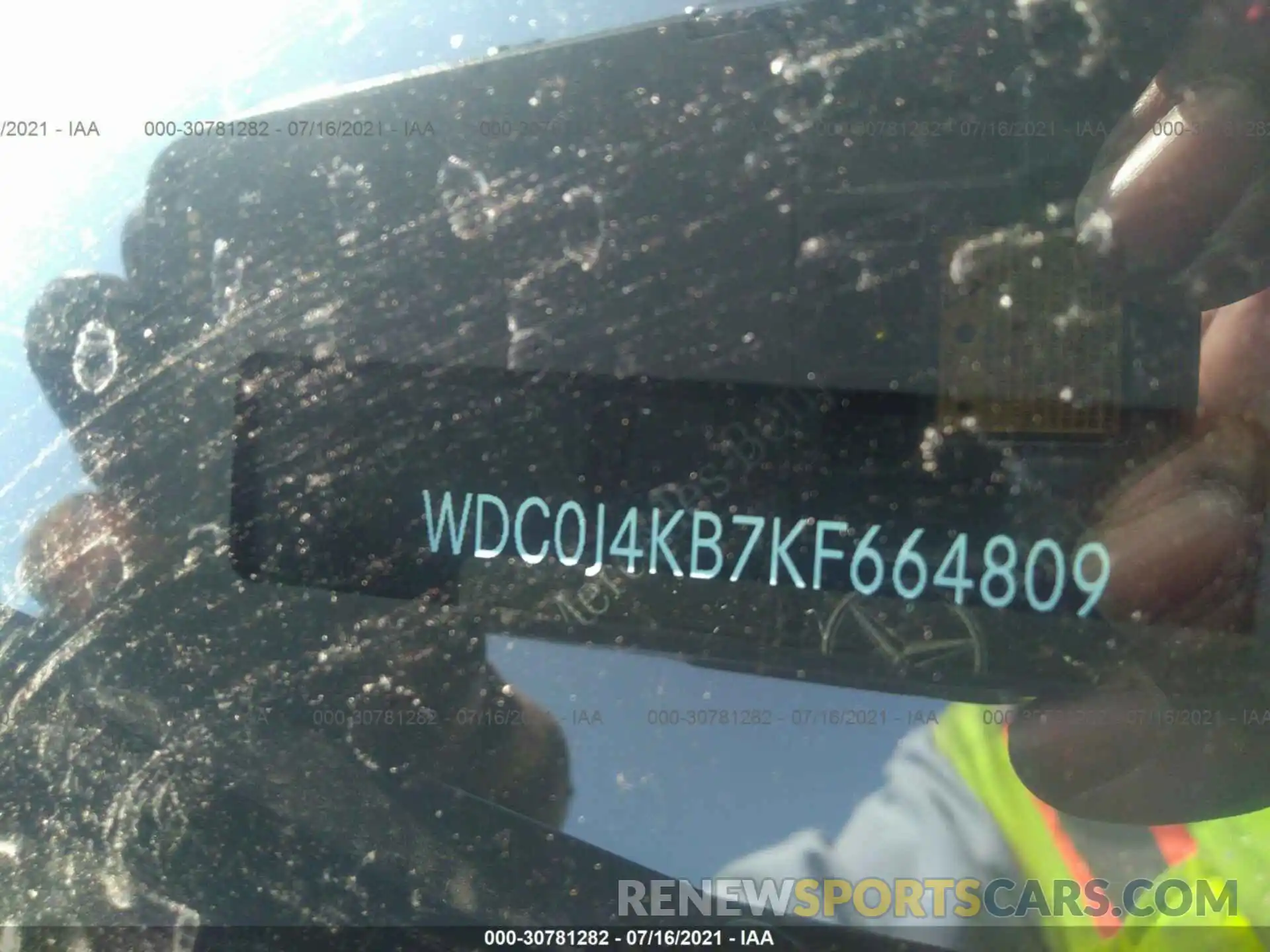 9 Photograph of a damaged car WDC0J4KB7KF664809 MERCEDES-BENZ GLC 2019