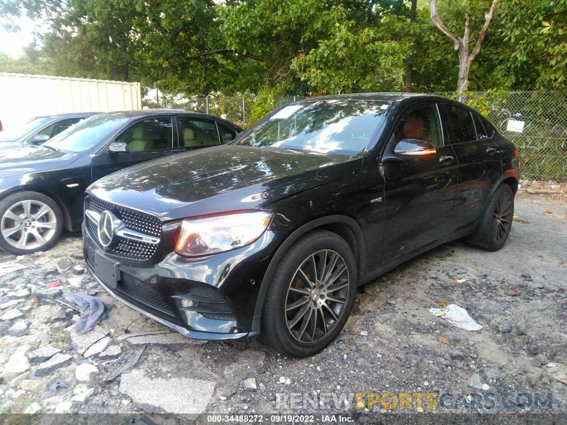 2 Photograph of a damaged car WDC0J6EB7KF624768 MERCEDES-BENZ GLC 2019