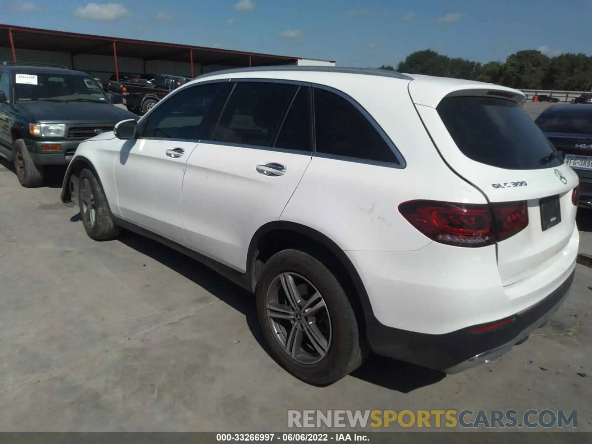 3 Photograph of a damaged car W1N0G8DB4LF765454 MERCEDES-BENZ GLC 2020