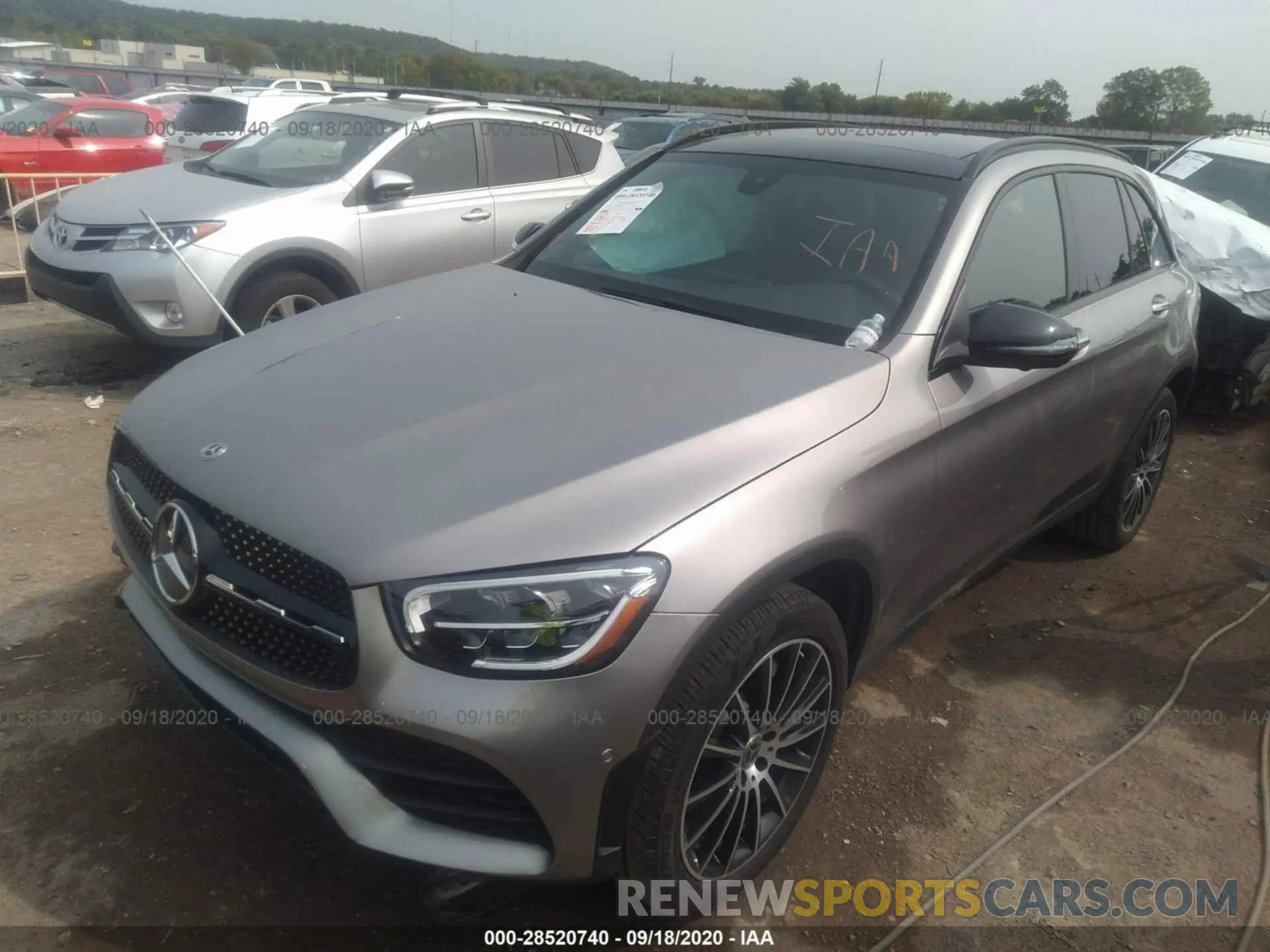 2 Photograph of a damaged car W1N0G8EB1LF760825 MERCEDES-BENZ GLC 2020
