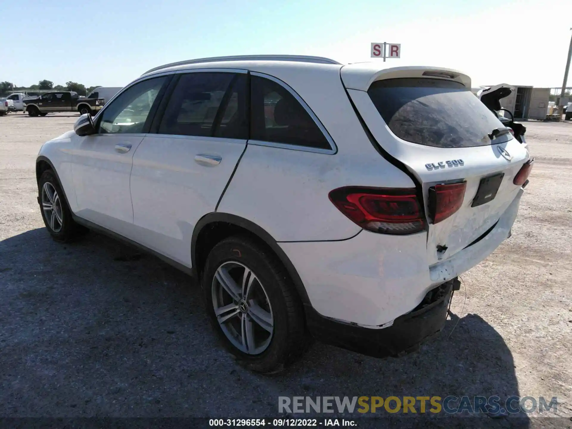 3 Photograph of a damaged car W1N0G8EB5LF862838 MERCEDES-BENZ GLC 2020