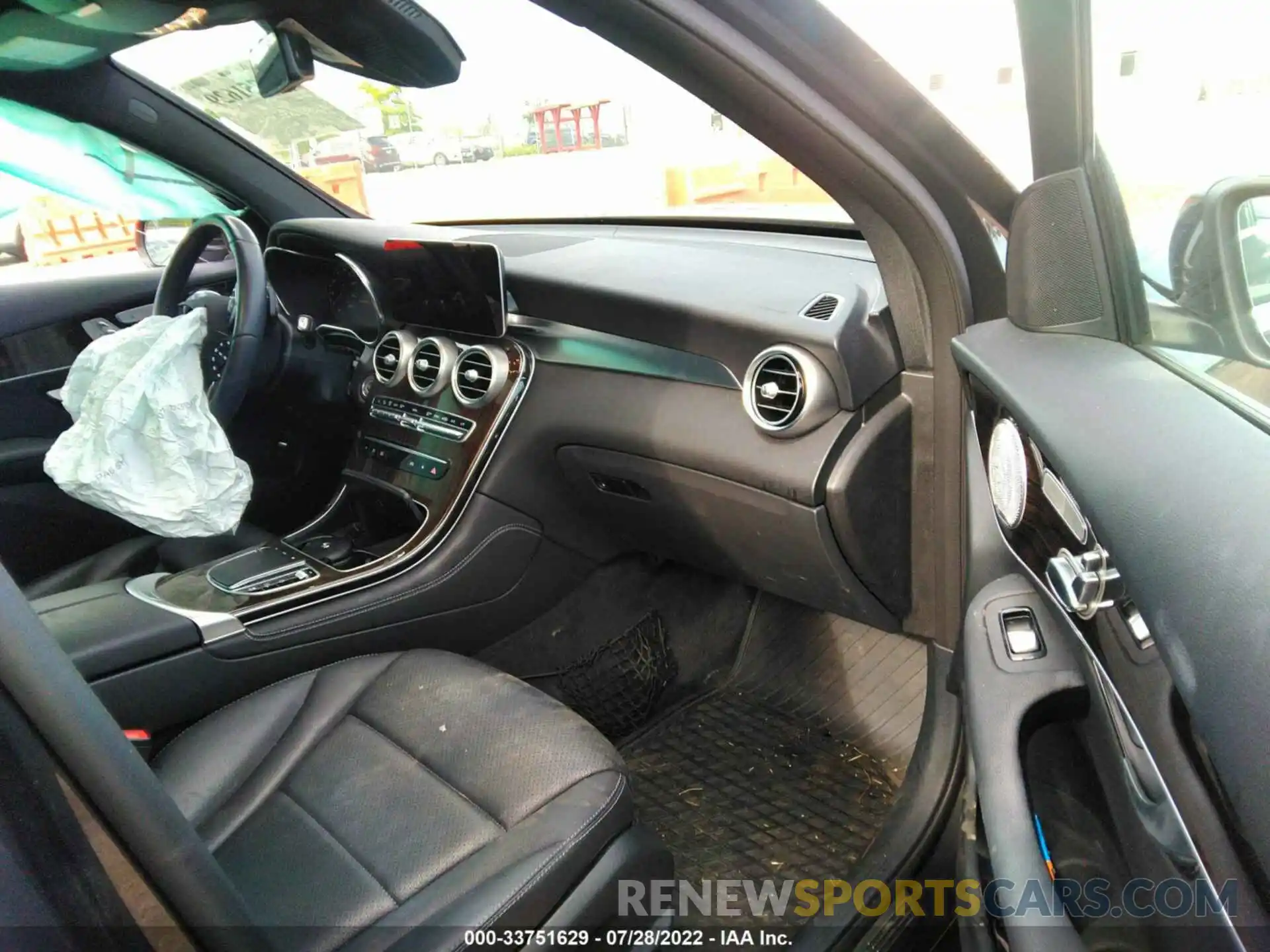 5 Photograph of a damaged car W1N0G8EB6LF759704 MERCEDES-BENZ GLC 2020