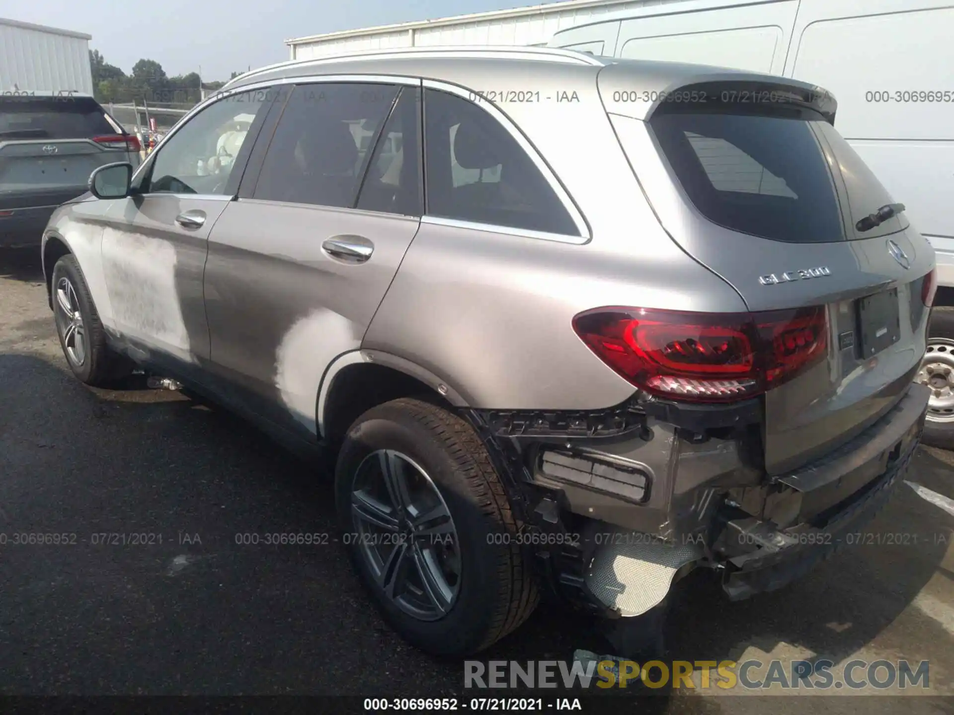 3 Photograph of a damaged car W1N0G8EB8LF857262 MERCEDES-BENZ GLC 2020