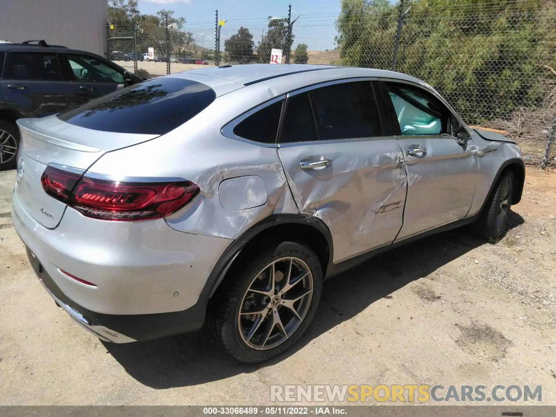 4 Photograph of a damaged car W1N0J8EB1LF845990 MERCEDES-BENZ GLC 2020