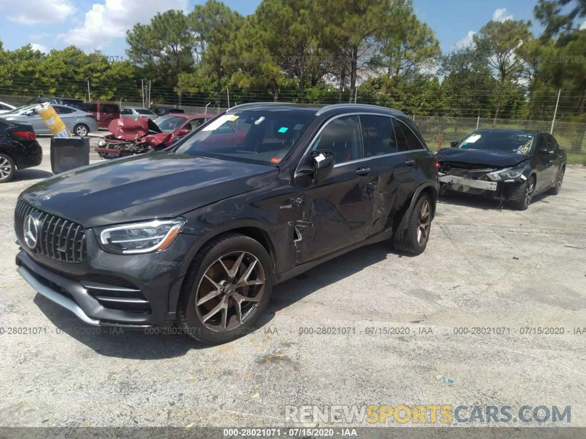 2 Photograph of a damaged car WDC0G6EB0LF734898 MERCEDES-BENZ GLC 2020