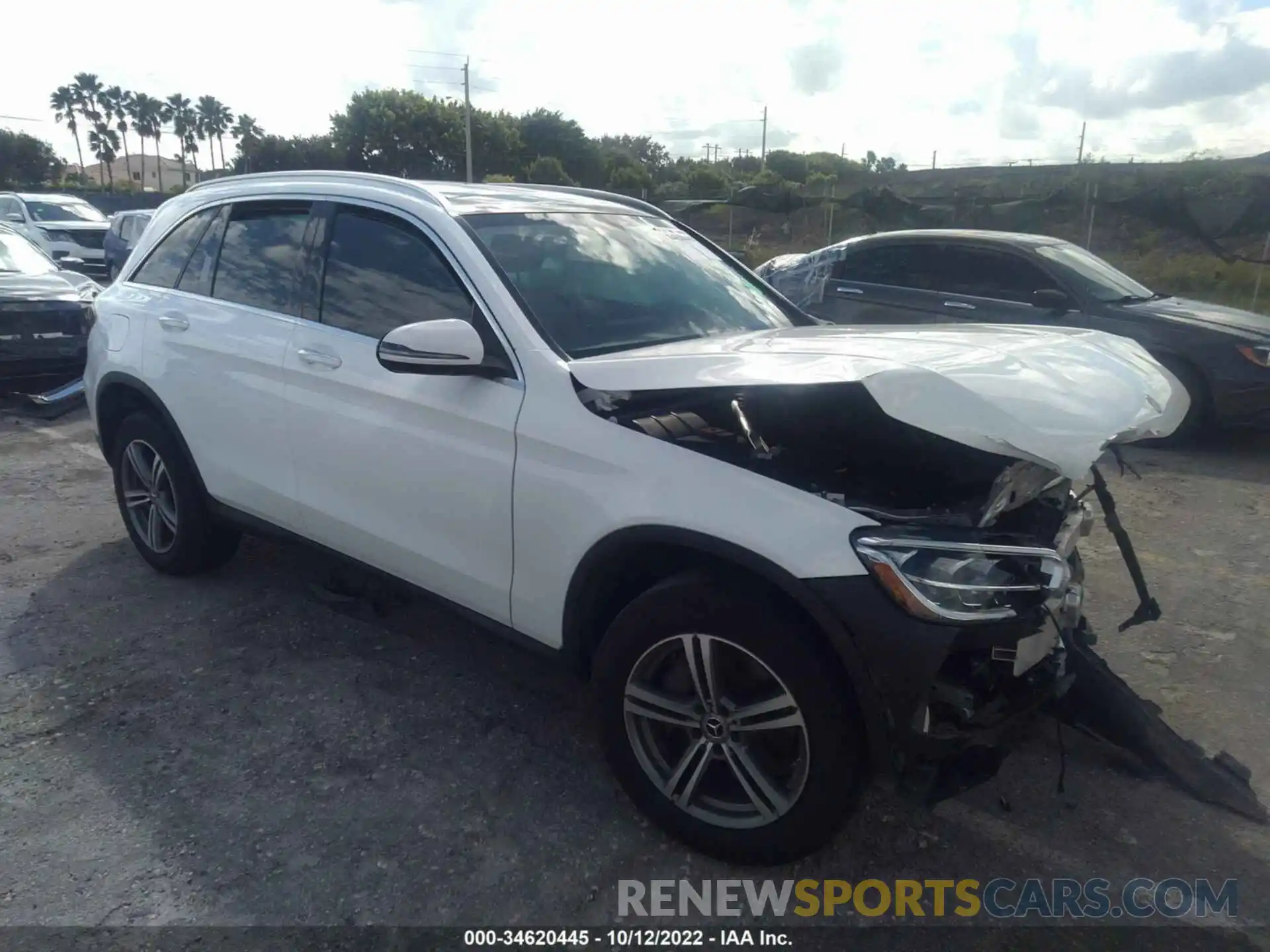 1 Photograph of a damaged car WDC0G8DB0LF723655 MERCEDES-BENZ GLC 2020