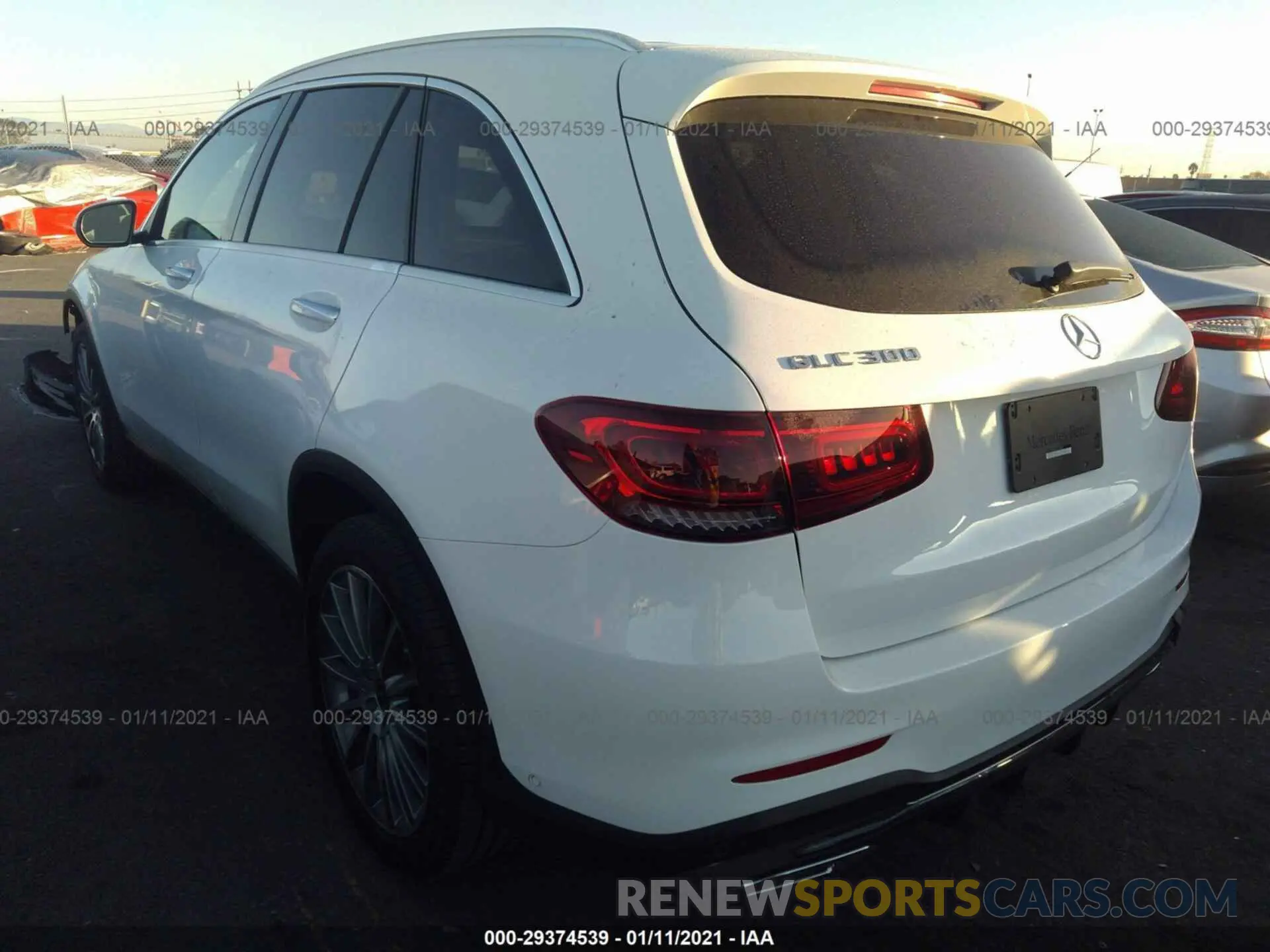 3 Photograph of a damaged car WDC0G8DB4LF693382 MERCEDES-BENZ GLC 2020