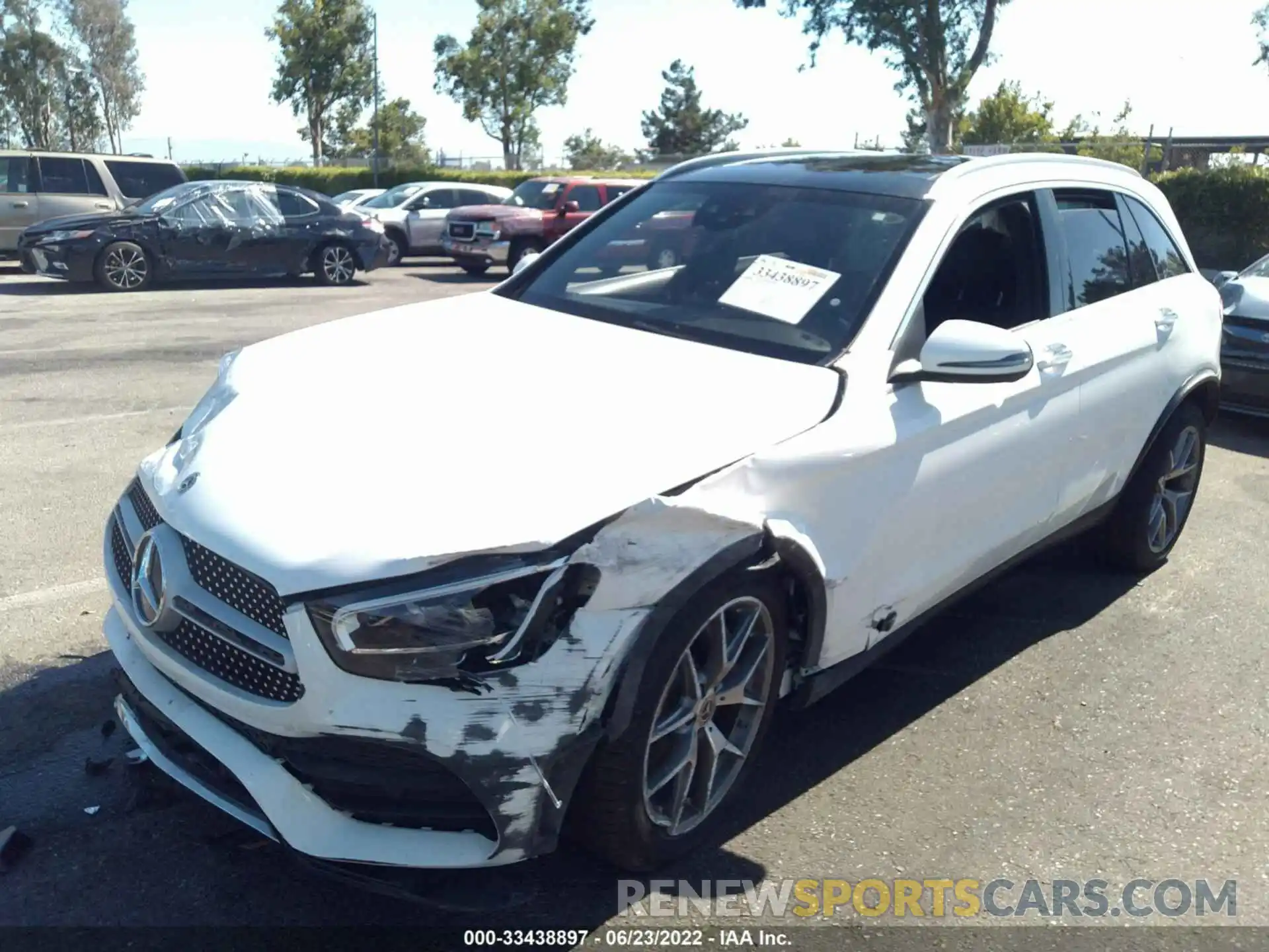 2 Photograph of a damaged car WDC0G8DB4LF718359 MERCEDES-BENZ GLC 2020