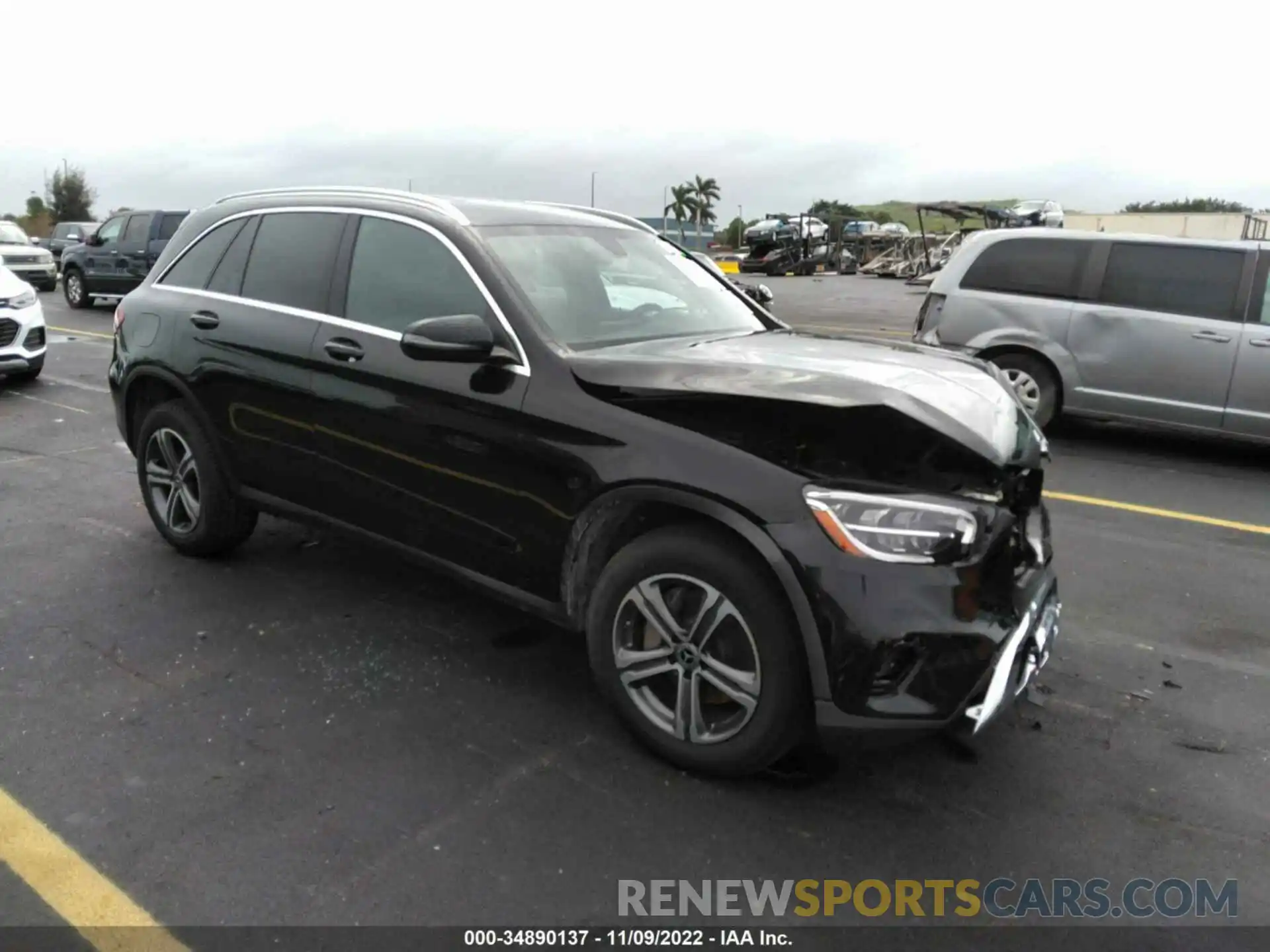 1 Photograph of a damaged car WDC0G8DB8LF724004 MERCEDES-BENZ GLC 2020