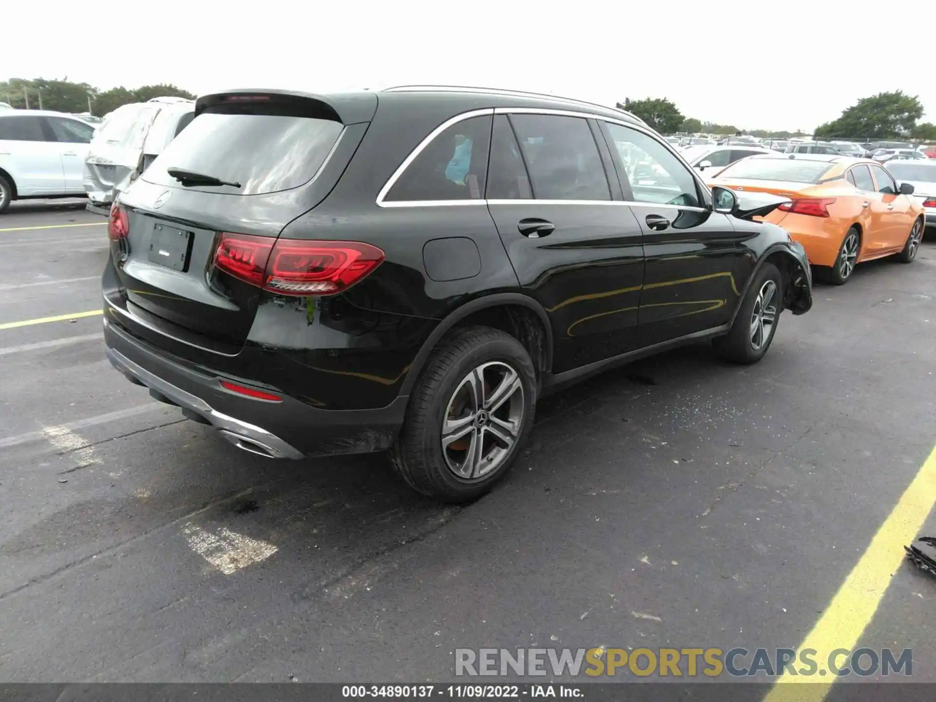 4 Photograph of a damaged car WDC0G8DB8LF724004 MERCEDES-BENZ GLC 2020