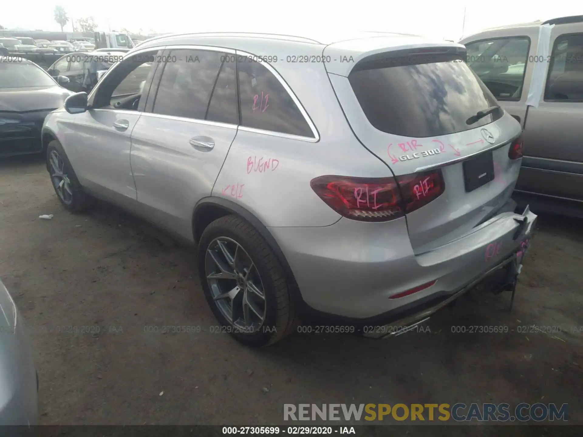 3 Photograph of a damaged car WDC0G8DB9LF742608 MERCEDES-BENZ GLC 2020