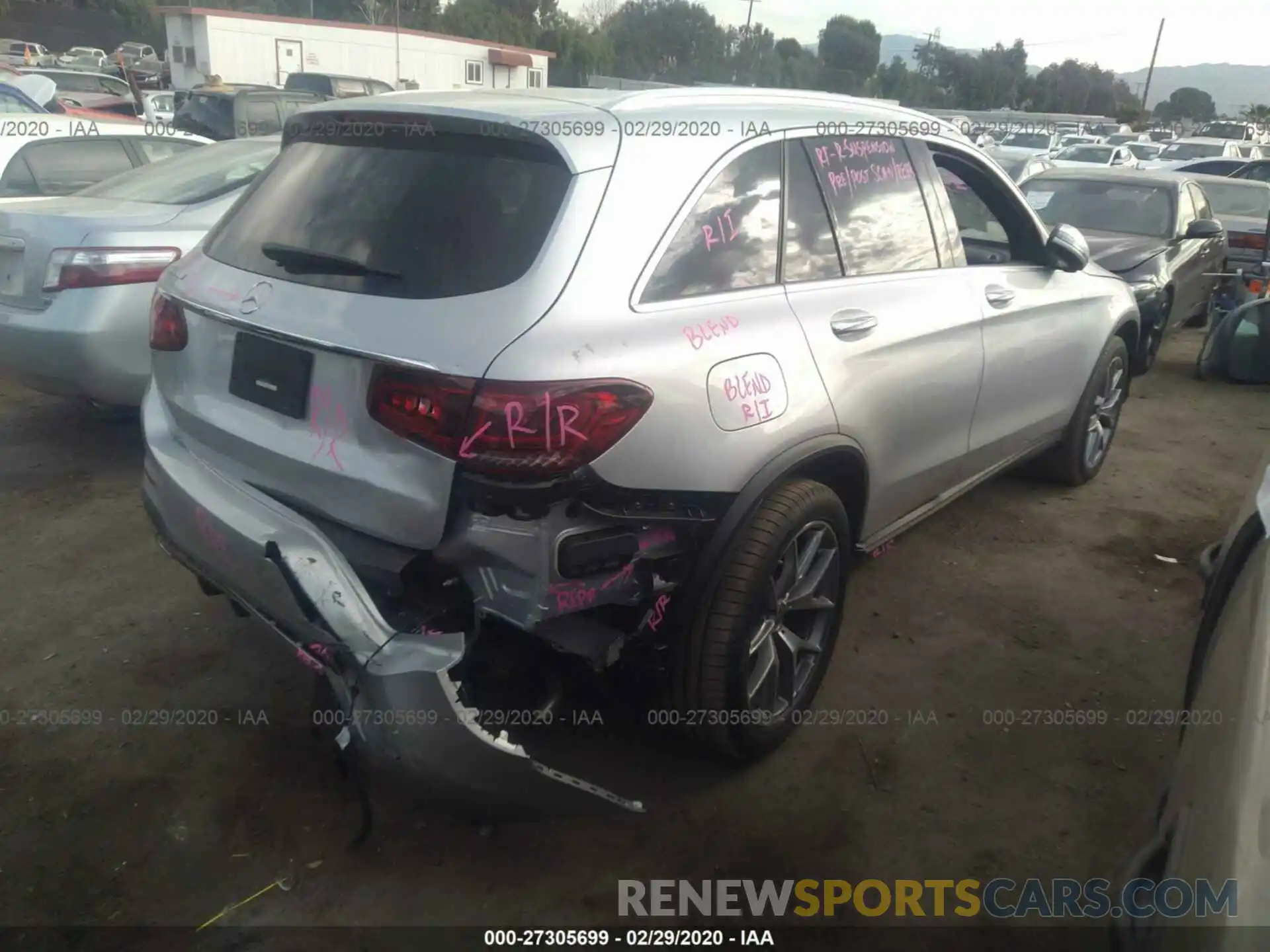 4 Photograph of a damaged car WDC0G8DB9LF742608 MERCEDES-BENZ GLC 2020