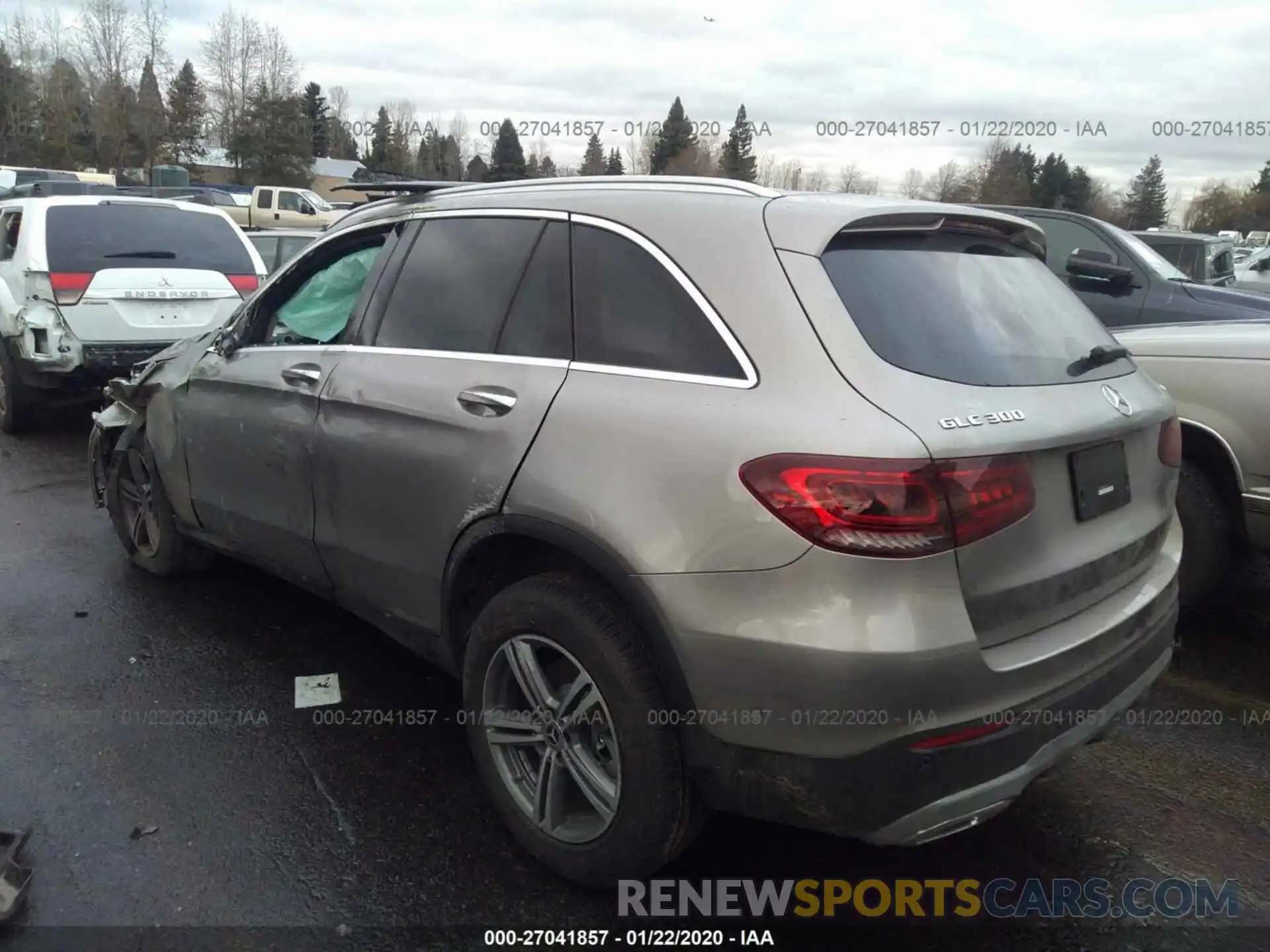 3 Photograph of a damaged car WDC0G8EB5LF722189 MERCEDES-BENZ GLC 2020