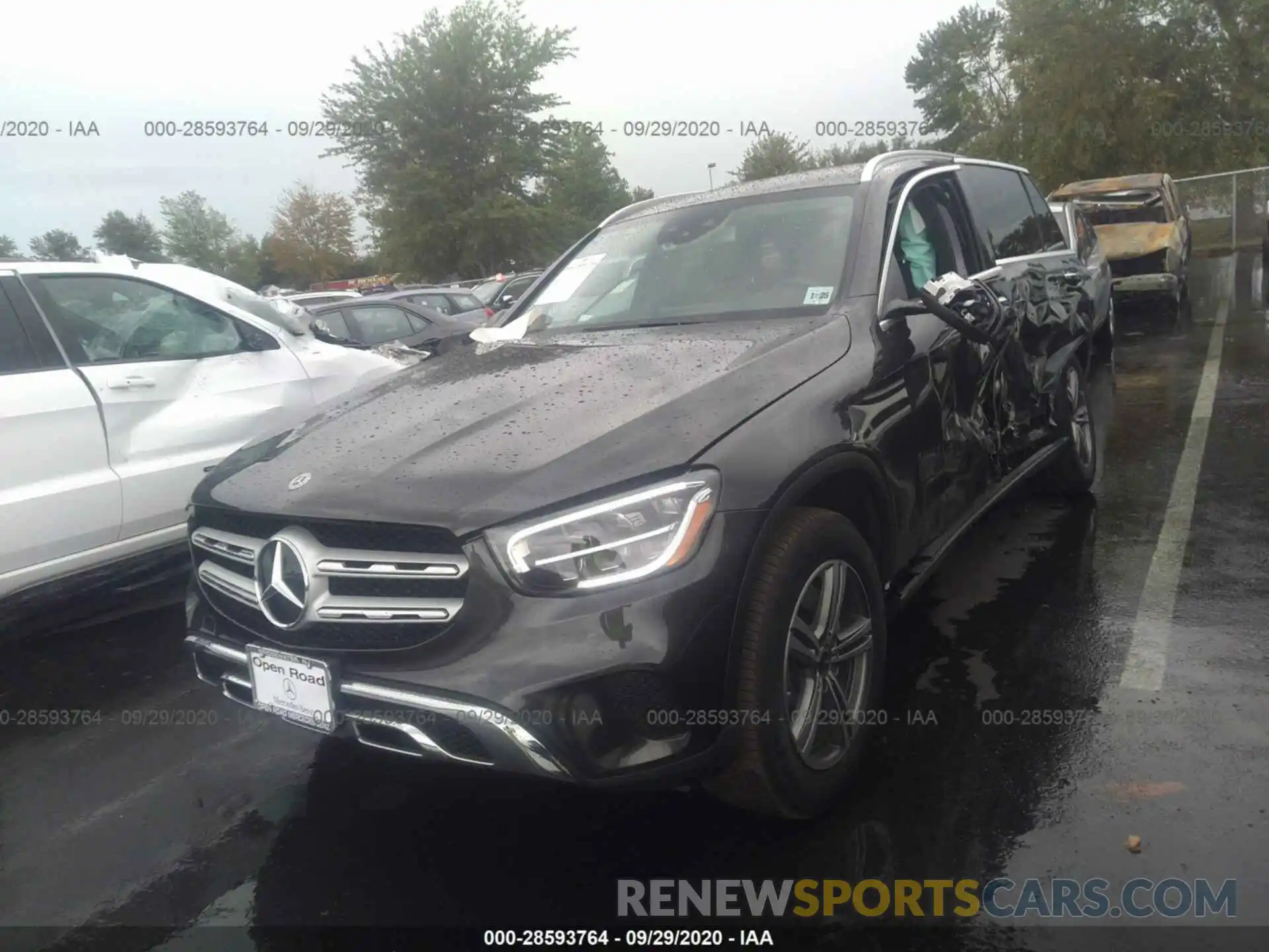 2 Photograph of a damaged car WDC0G8EB7LF718452 MERCEDES-BENZ GLC 2020