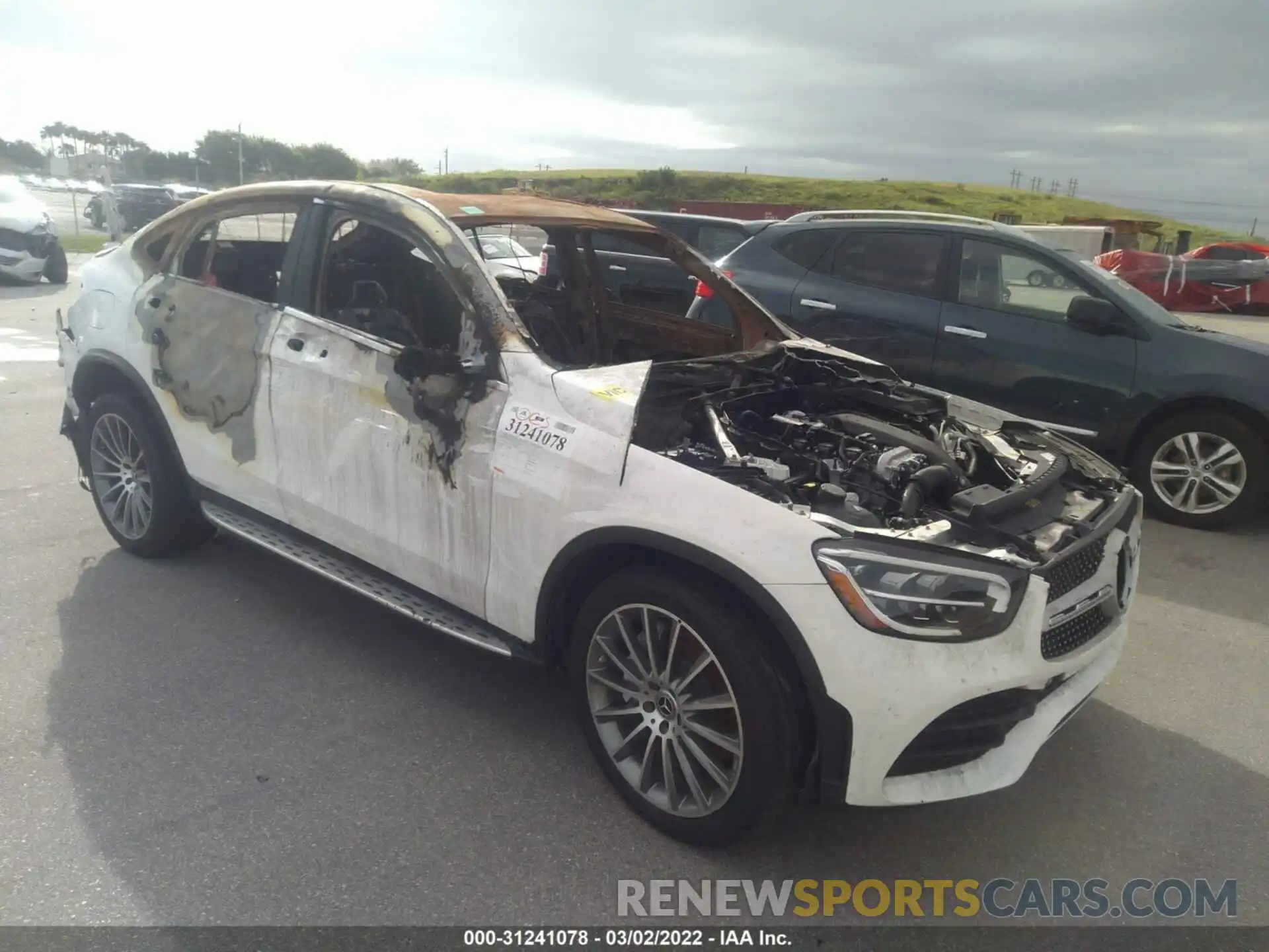 1 Photograph of a damaged car WDC0J8EB1LF686356 MERCEDES-BENZ GLC 2020