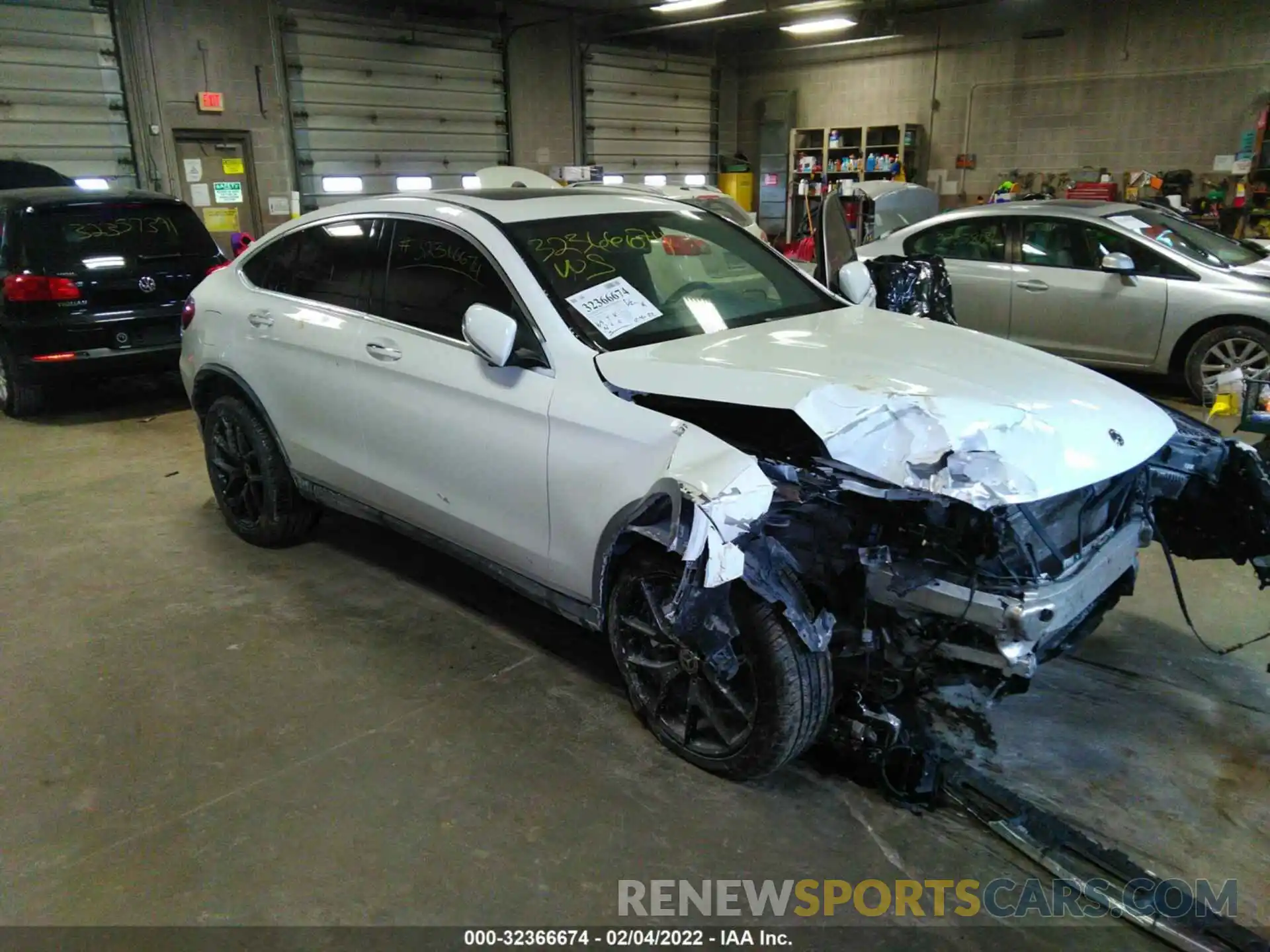 1 Photograph of a damaged car WDC0J8EB7LF718095 MERCEDES-BENZ GLC 2020