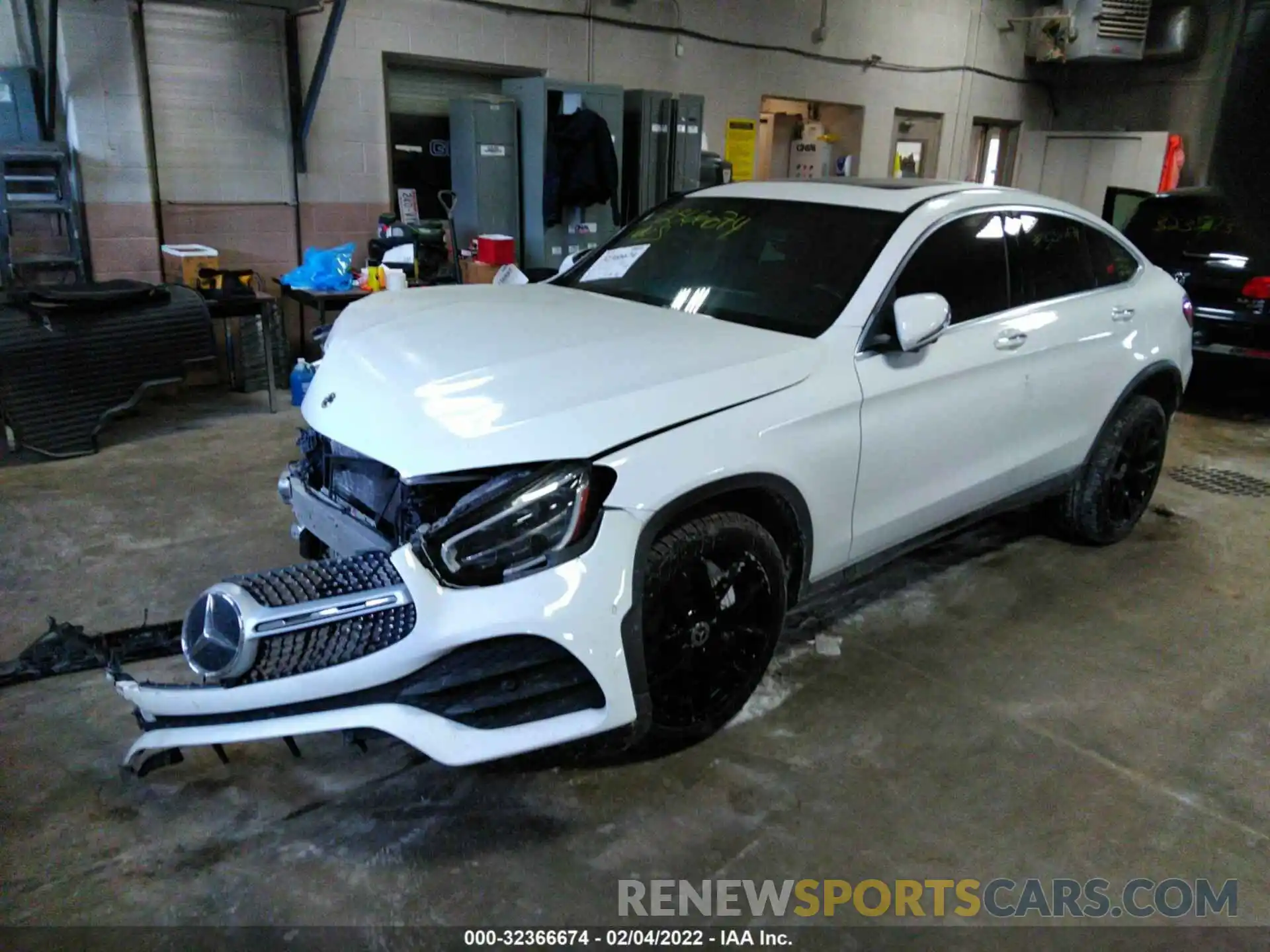 2 Photograph of a damaged car WDC0J8EB7LF718095 MERCEDES-BENZ GLC 2020