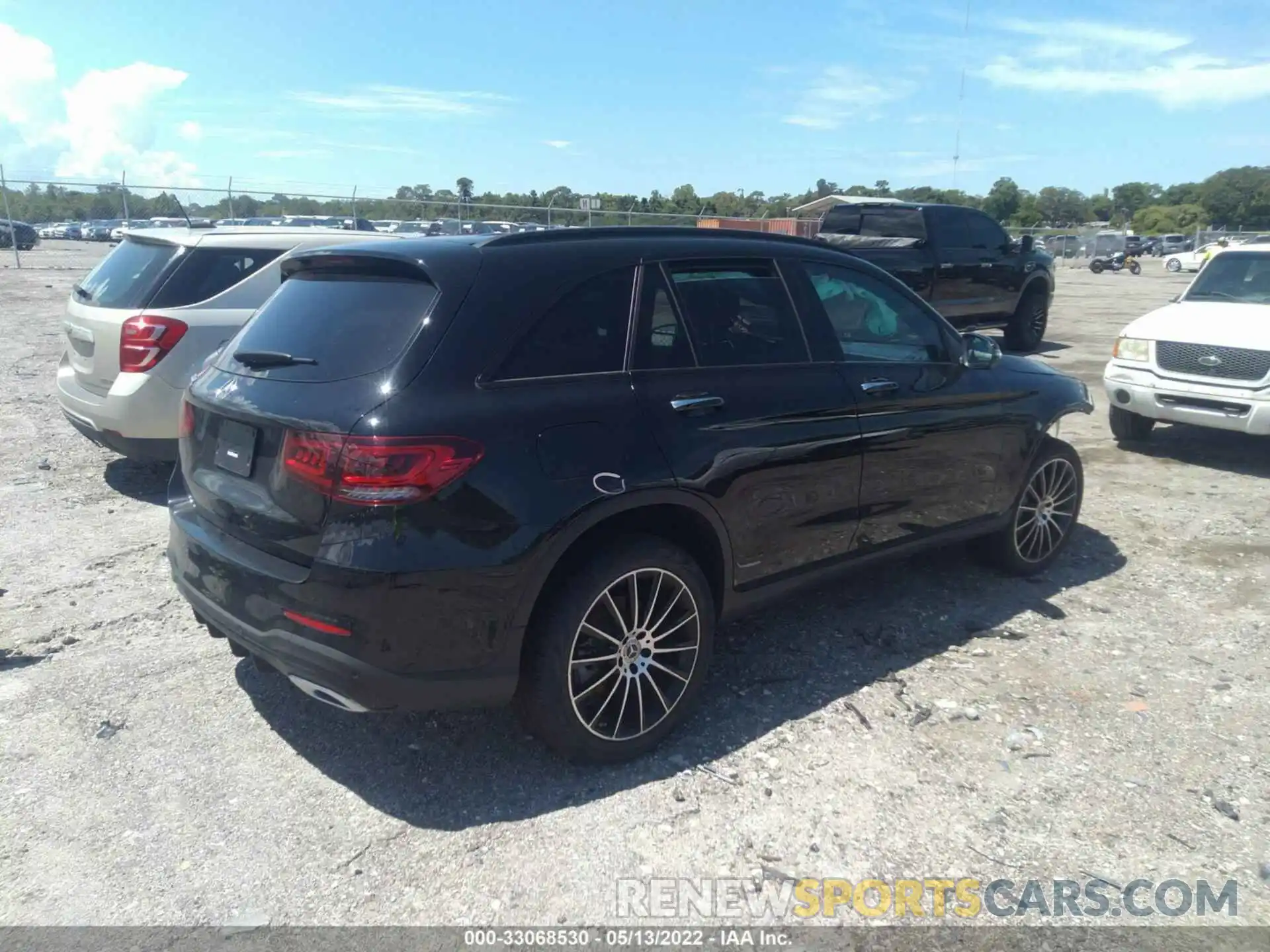 4 Photograph of a damaged car W1N0G8DB5MV265729 MERCEDES-BENZ GLC 2021