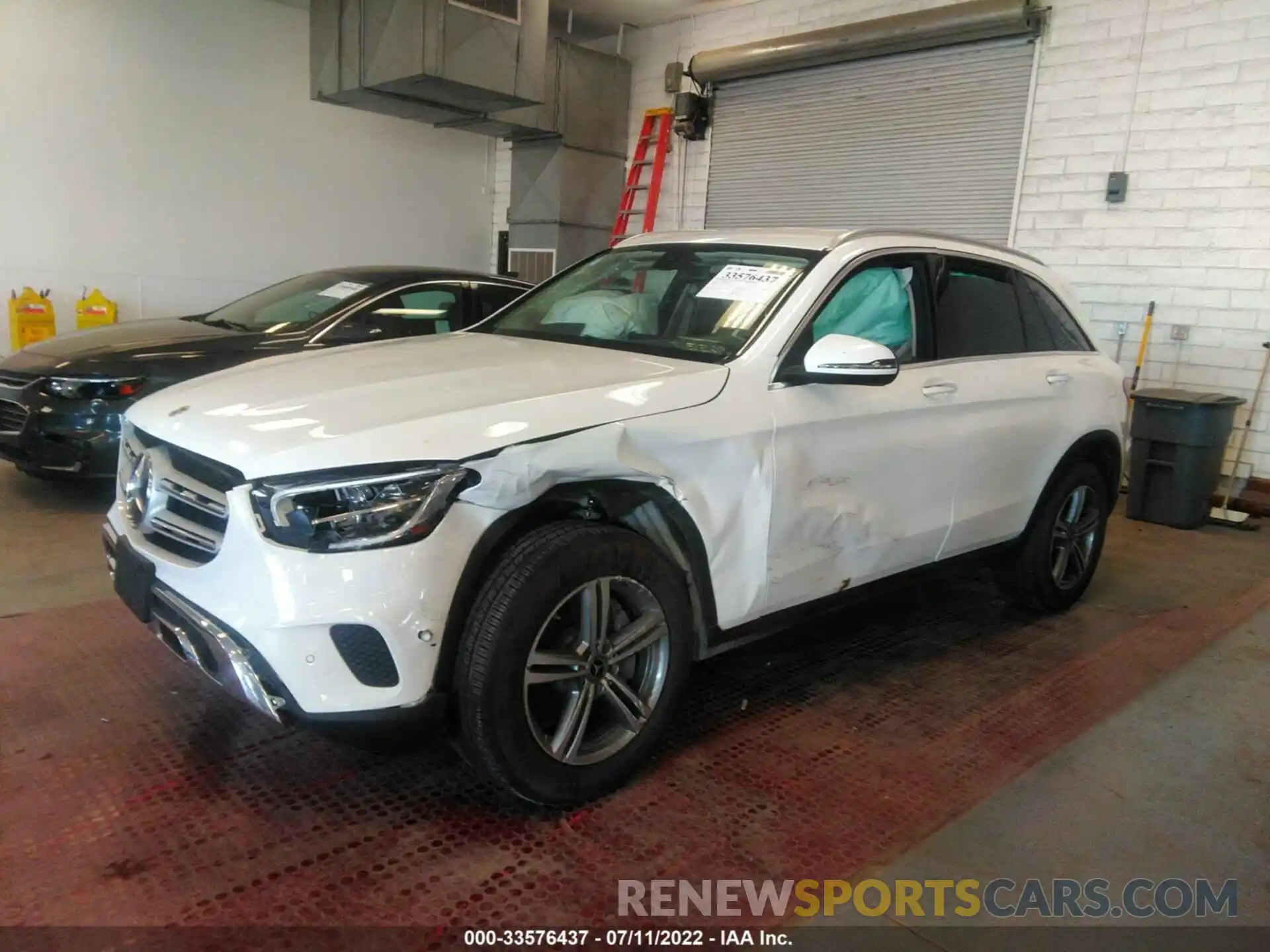 6 Photograph of a damaged car W1N0G8DB7MF911704 MERCEDES-BENZ GLC 2021