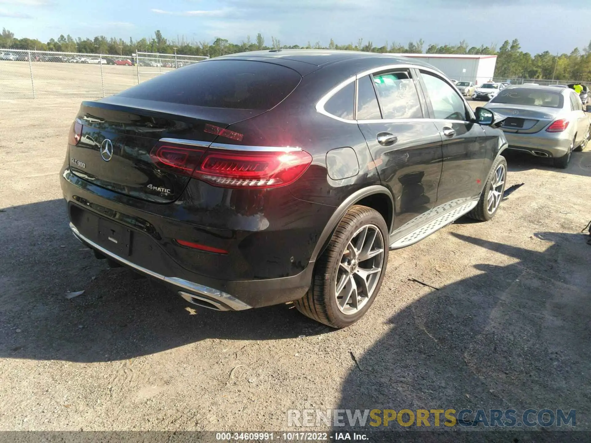 4 Photograph of a damaged car W1N0J8EB3MF871489 MERCEDES-BENZ GLC 2021