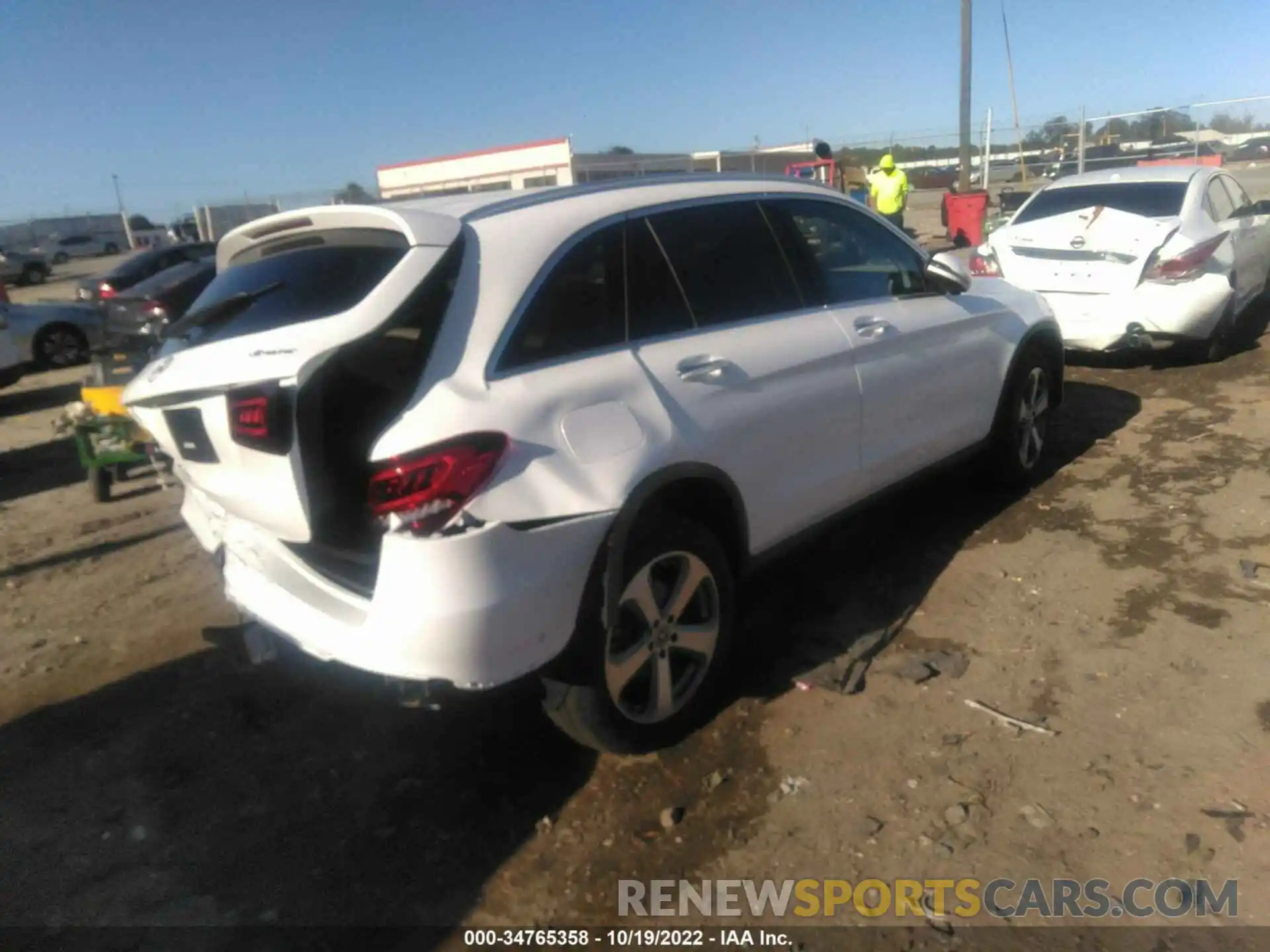 4 Photograph of a damaged car W1N0G8EB3NV336748 MERCEDES-BENZ GLC 2022