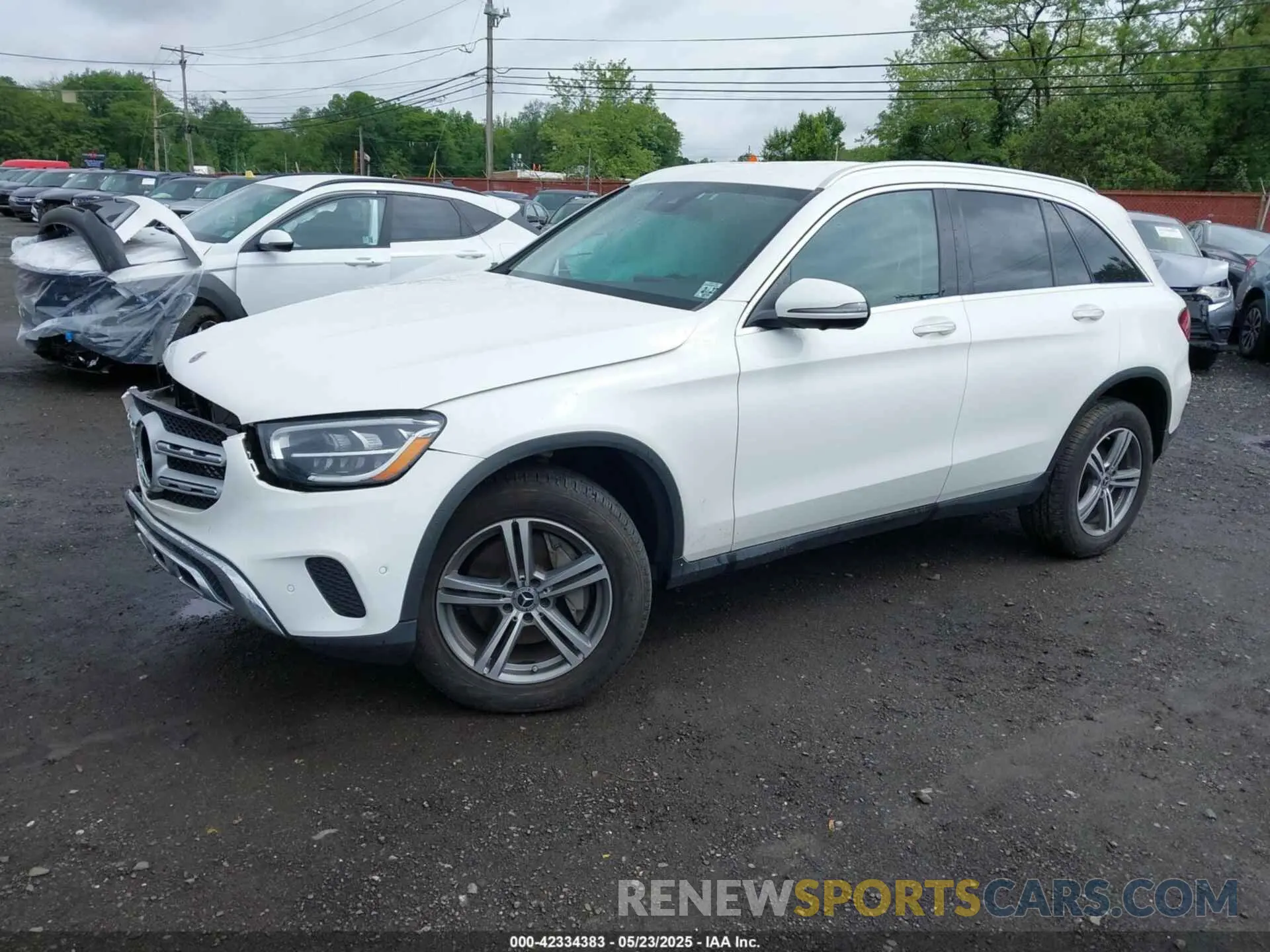 2 Photograph of a damaged car W1N0G8EB4NV342798 MERCEDES-BENZ GLC 2022