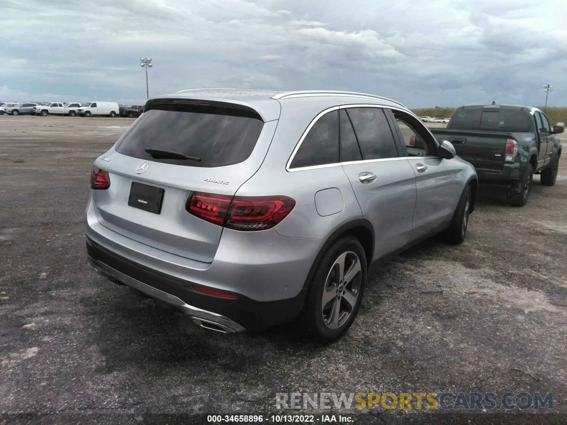 4 Photograph of a damaged car W1N0G8EB7NG091568 MERCEDES-BENZ GLC 2022