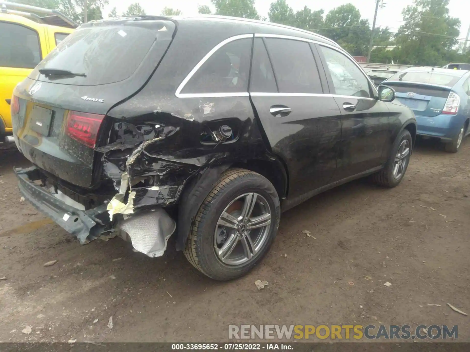 4 Photograph of a damaged car W1N0G8EB9NV342148 MERCEDES-BENZ GLC 2022