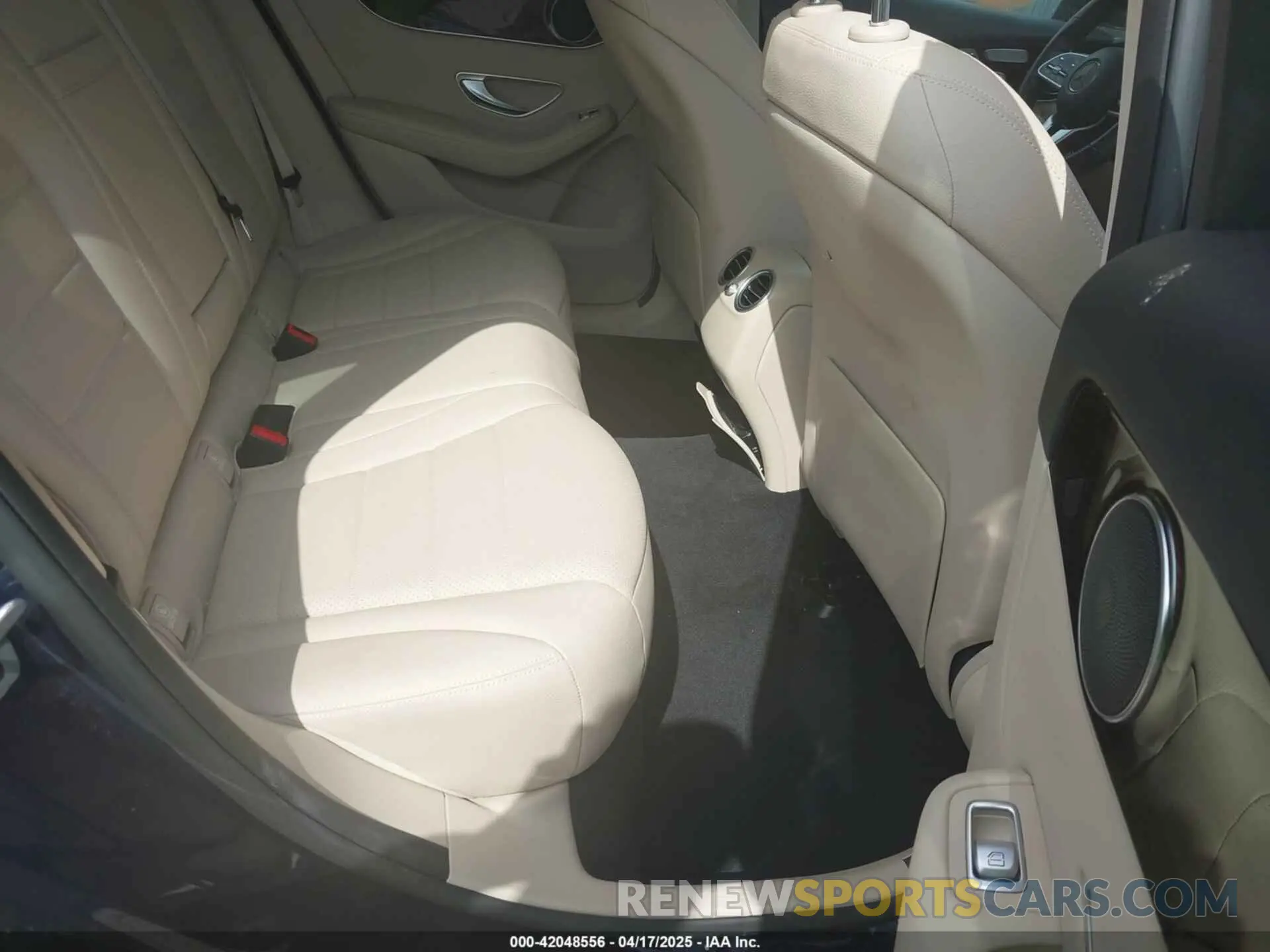 8 Photograph of a damaged car W1N0G8EBXNG118505 MERCEDES-BENZ GLC 2022