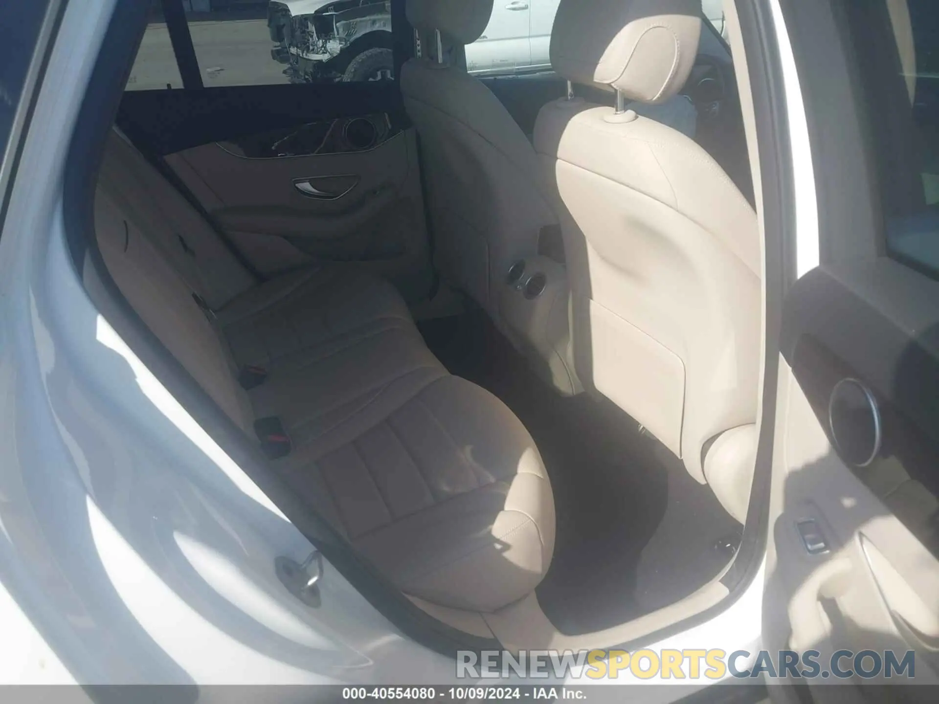 8 Photograph of a damaged car w1n0g8db4nv394532 MERCEDES-BENZ GLC 2022