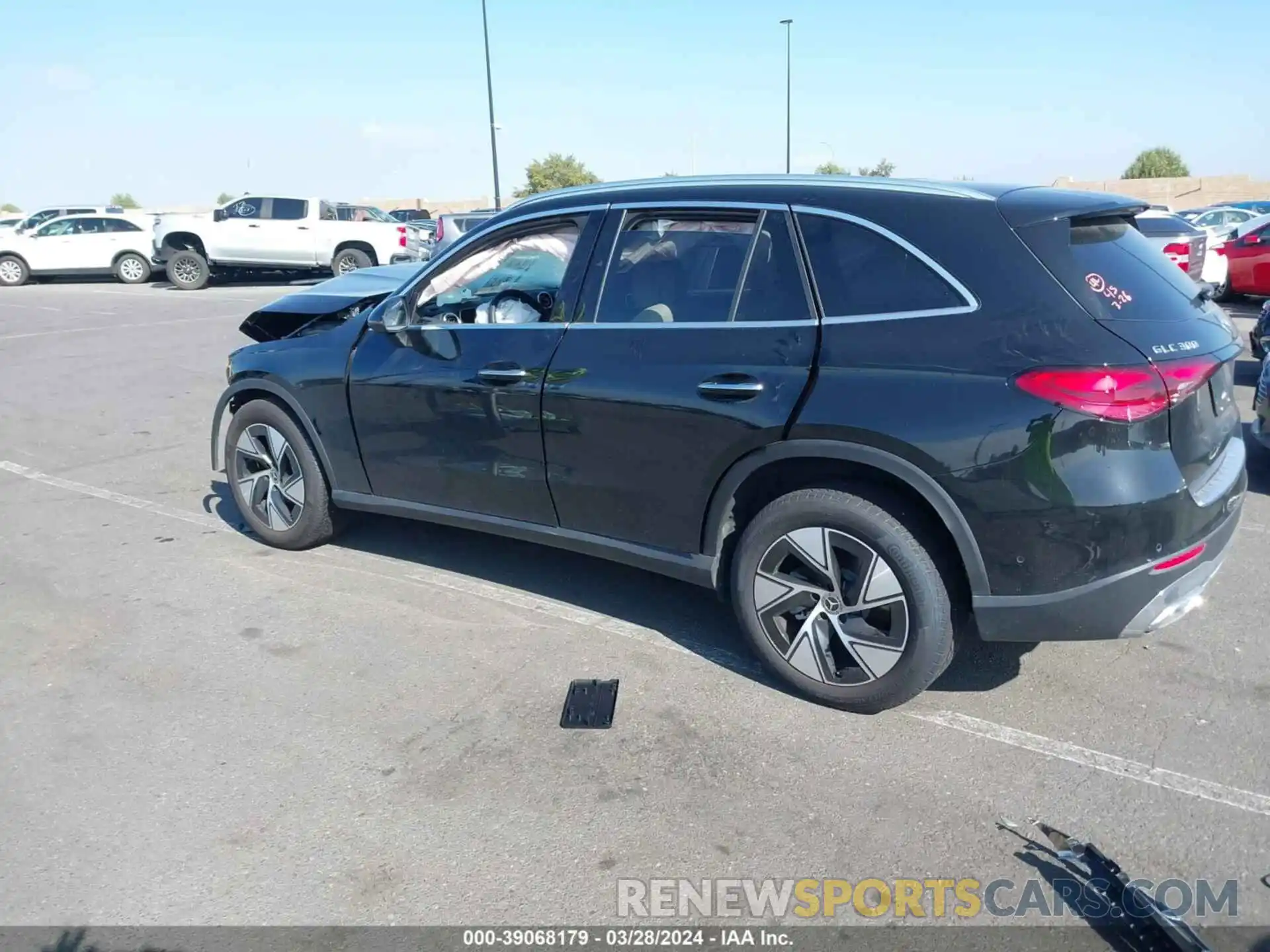 15 Photograph of a damaged car W1NKM4HB4RF100986 MERCEDES-BENZ GLC 2024