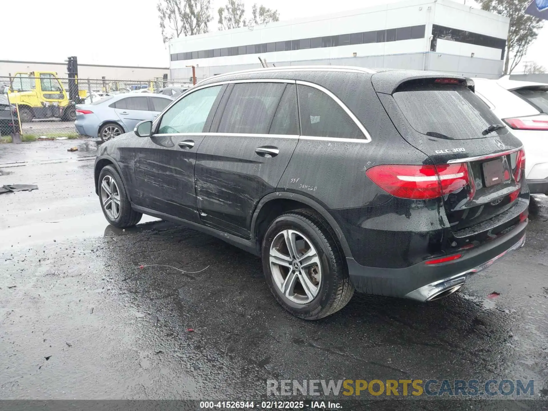 3 Photograph of a damaged car WDC0G4JB0K1002471 MERCEDES-BENZ GLC 300 2019