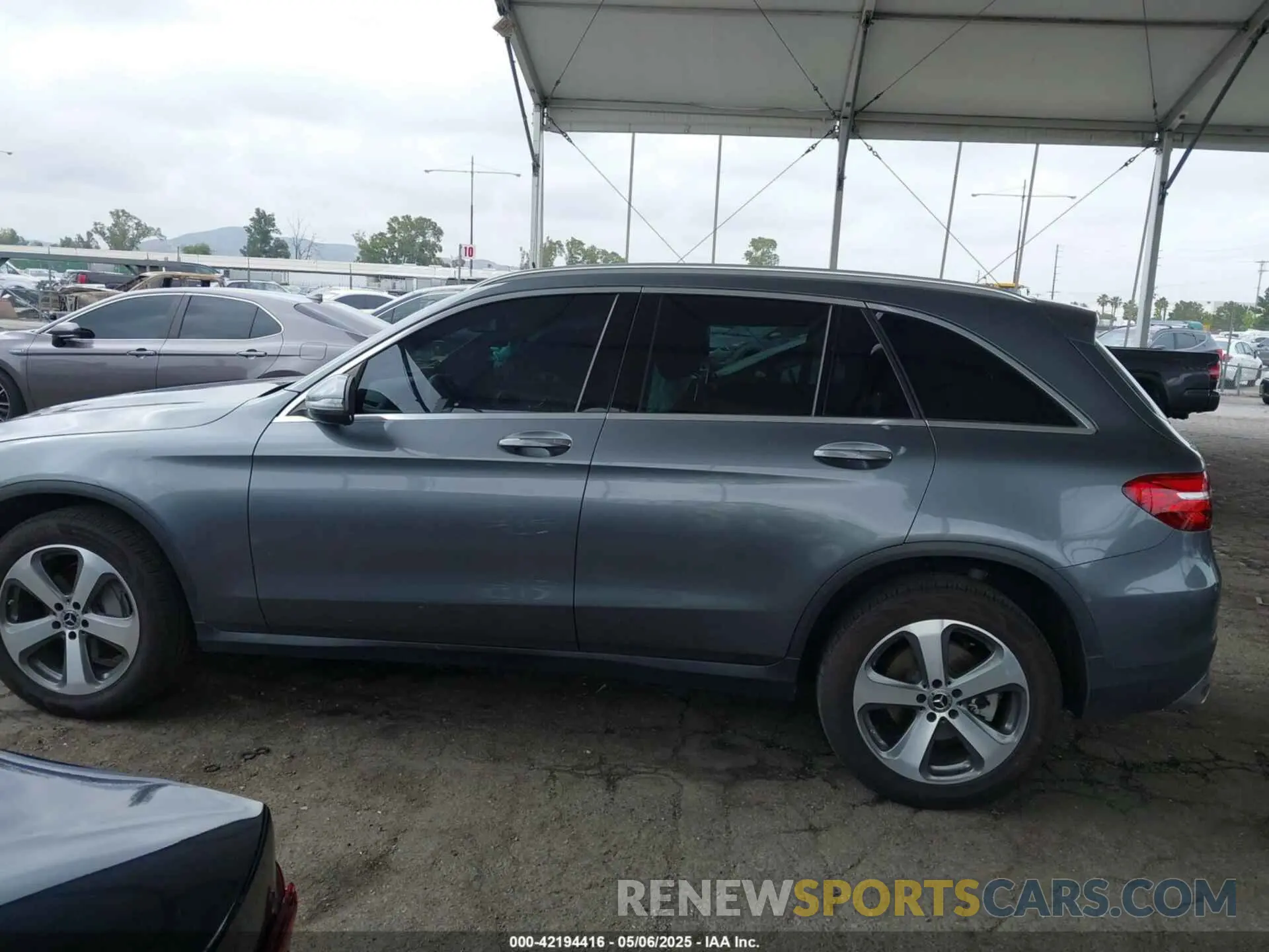14 Photograph of a damaged car WDC0G4JB0KF507123 MERCEDES-BENZ GLC 300 2019