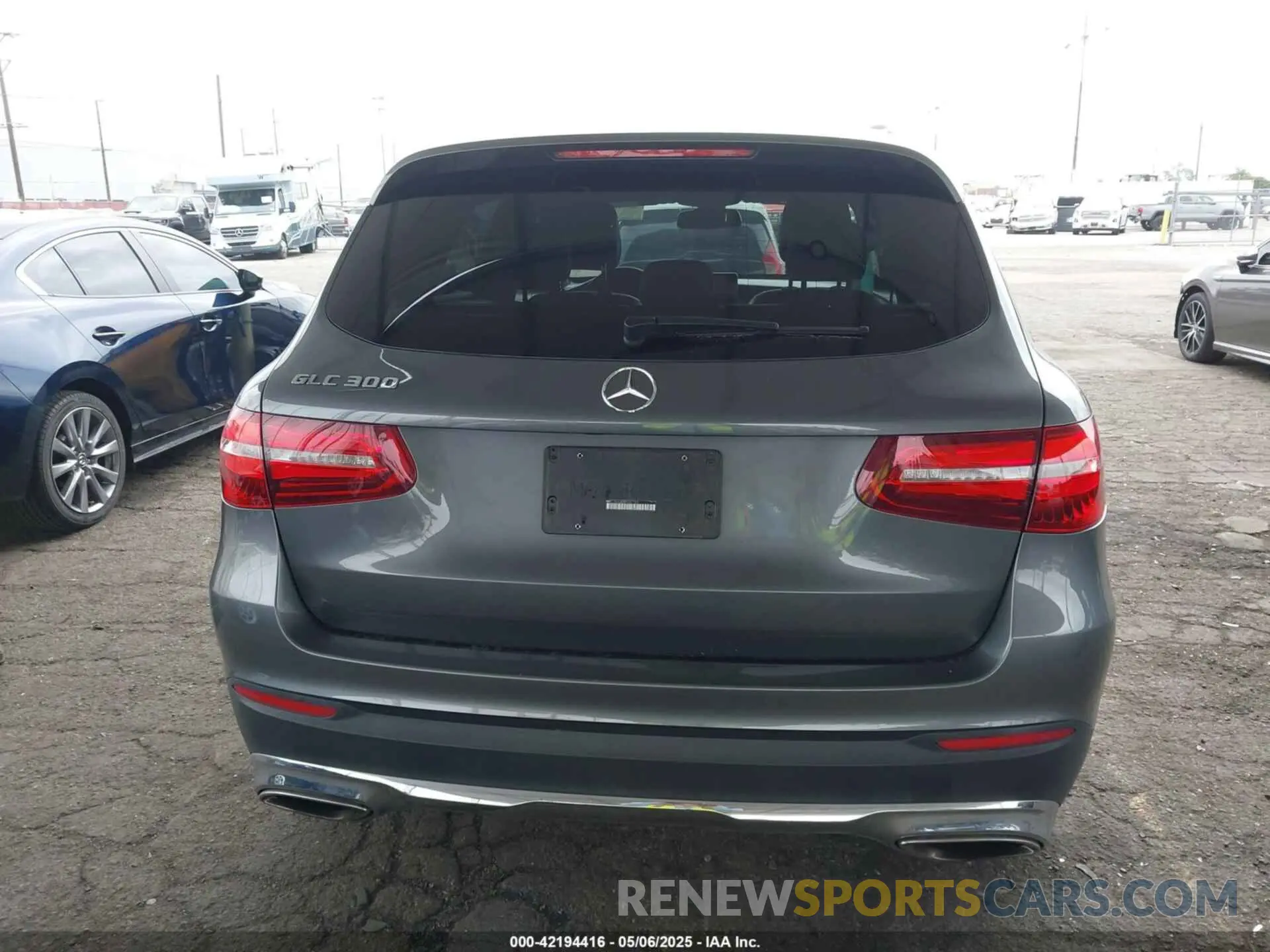 16 Photograph of a damaged car WDC0G4JB0KF507123 MERCEDES-BENZ GLC 300 2019