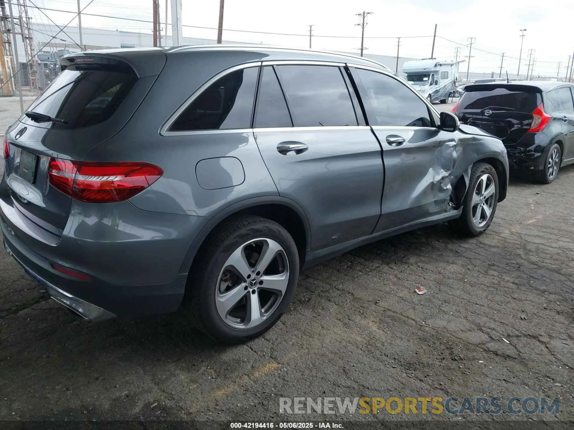 4 Photograph of a damaged car WDC0G4JB0KF507123 MERCEDES-BENZ GLC 300 2019