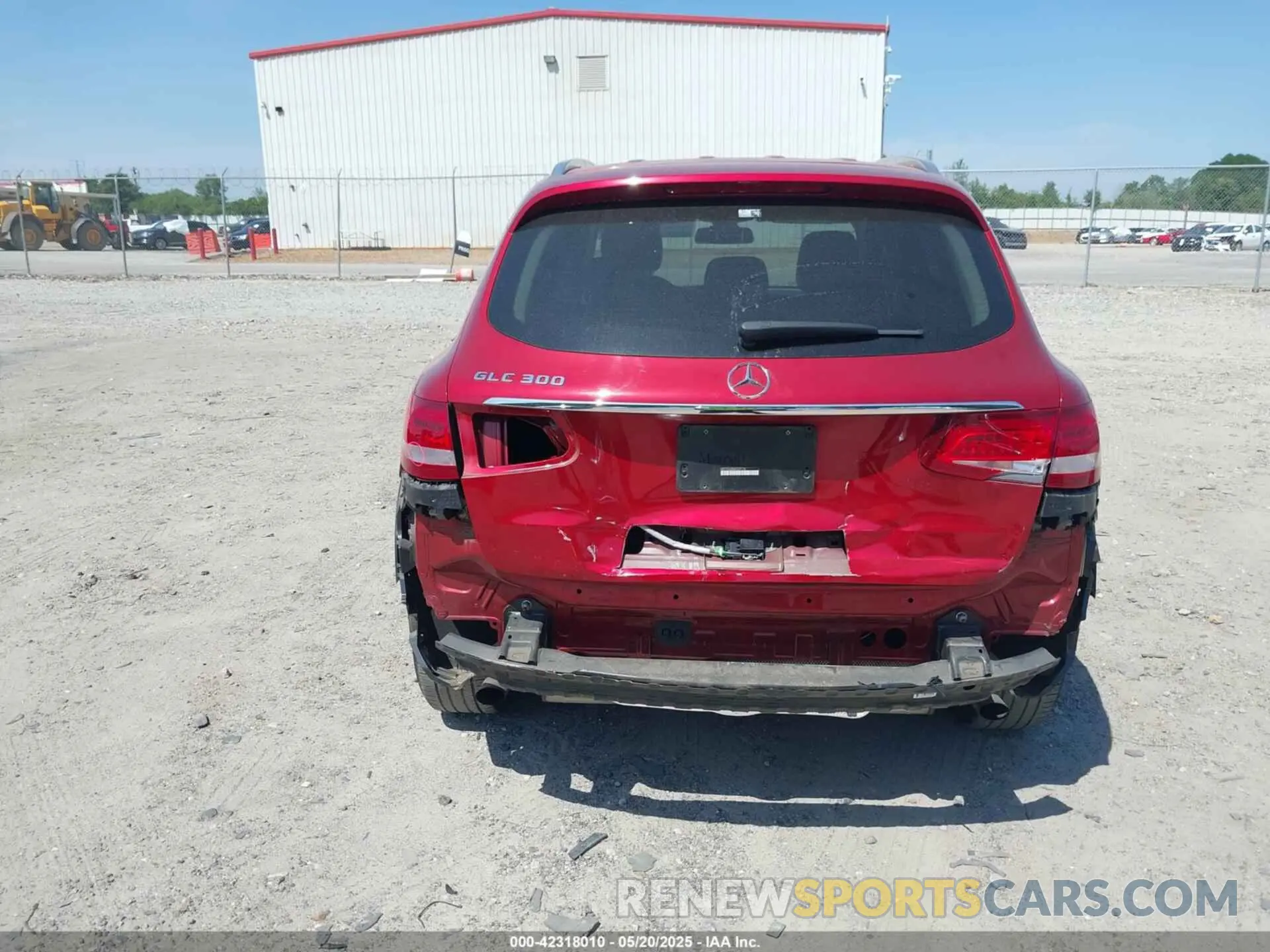 17 Photograph of a damaged car WDC0G4JB0KF657118 MERCEDES-BENZ GLC 300 2019