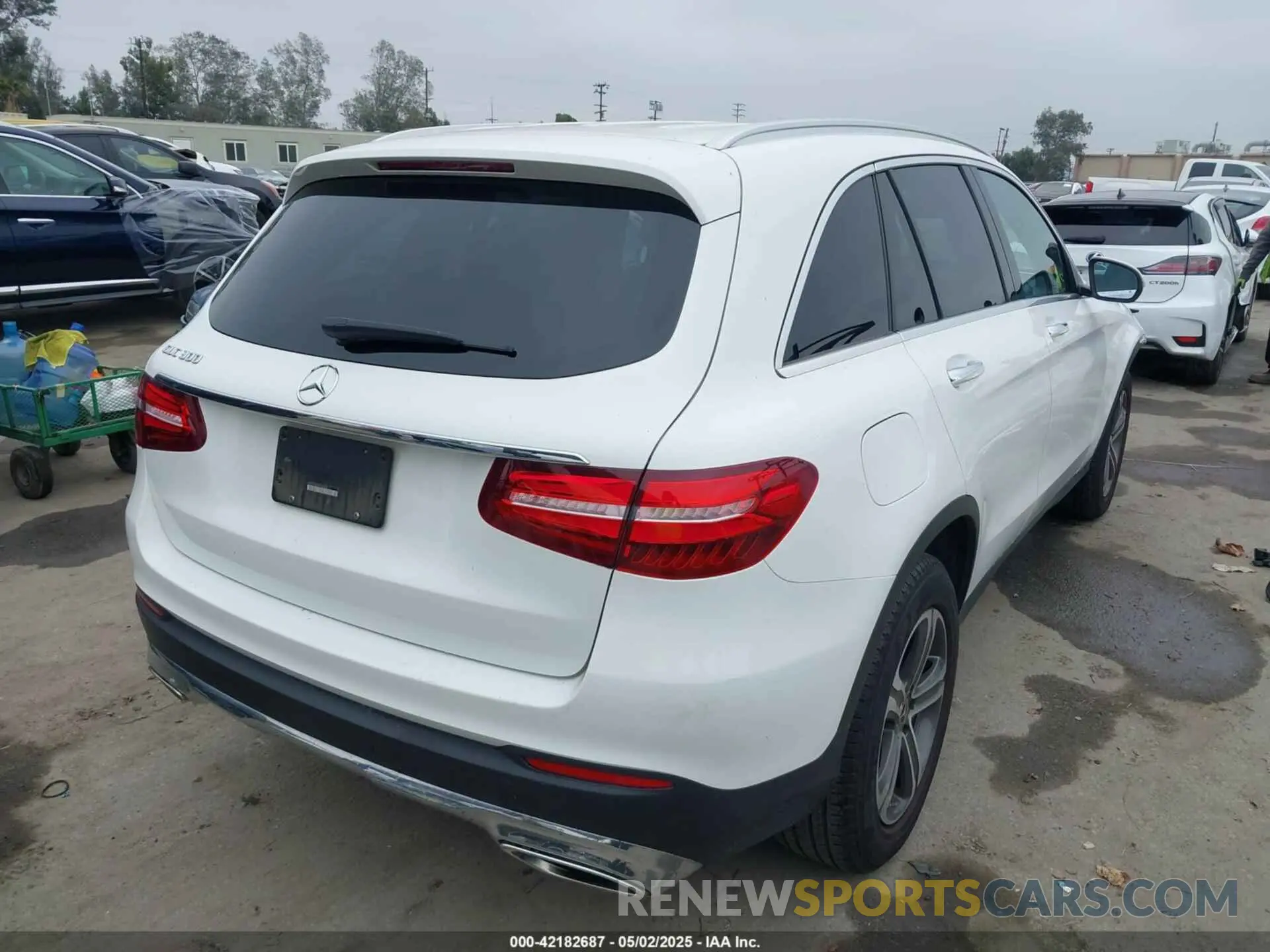 4 Photograph of a damaged car WDC0G4JB0KF669334 MERCEDES-BENZ GLC 300 2019
