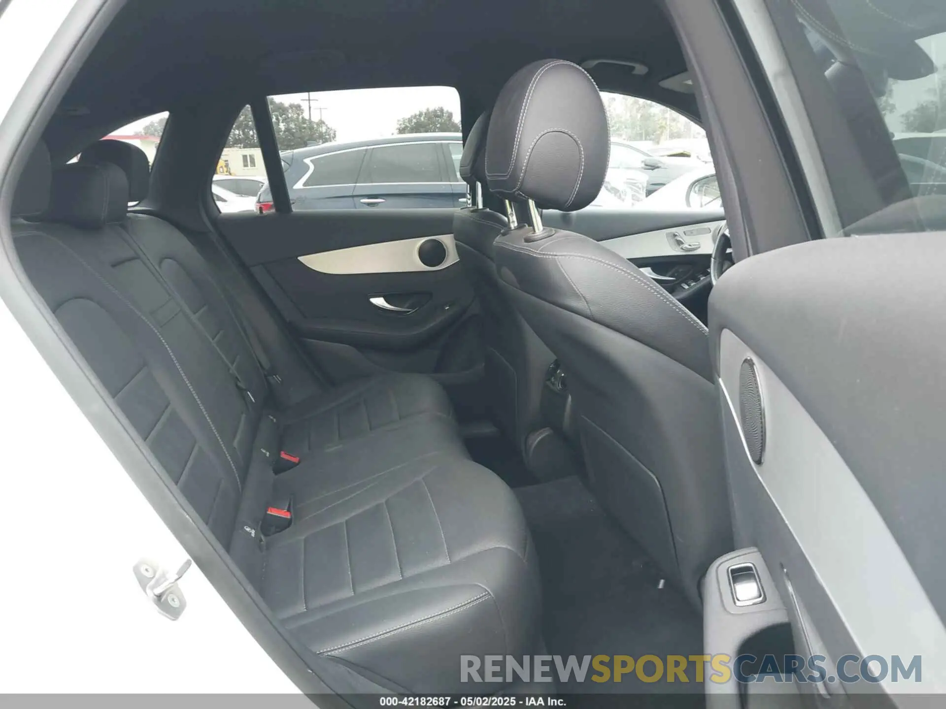 8 Photograph of a damaged car WDC0G4JB0KF669334 MERCEDES-BENZ GLC 300 2019