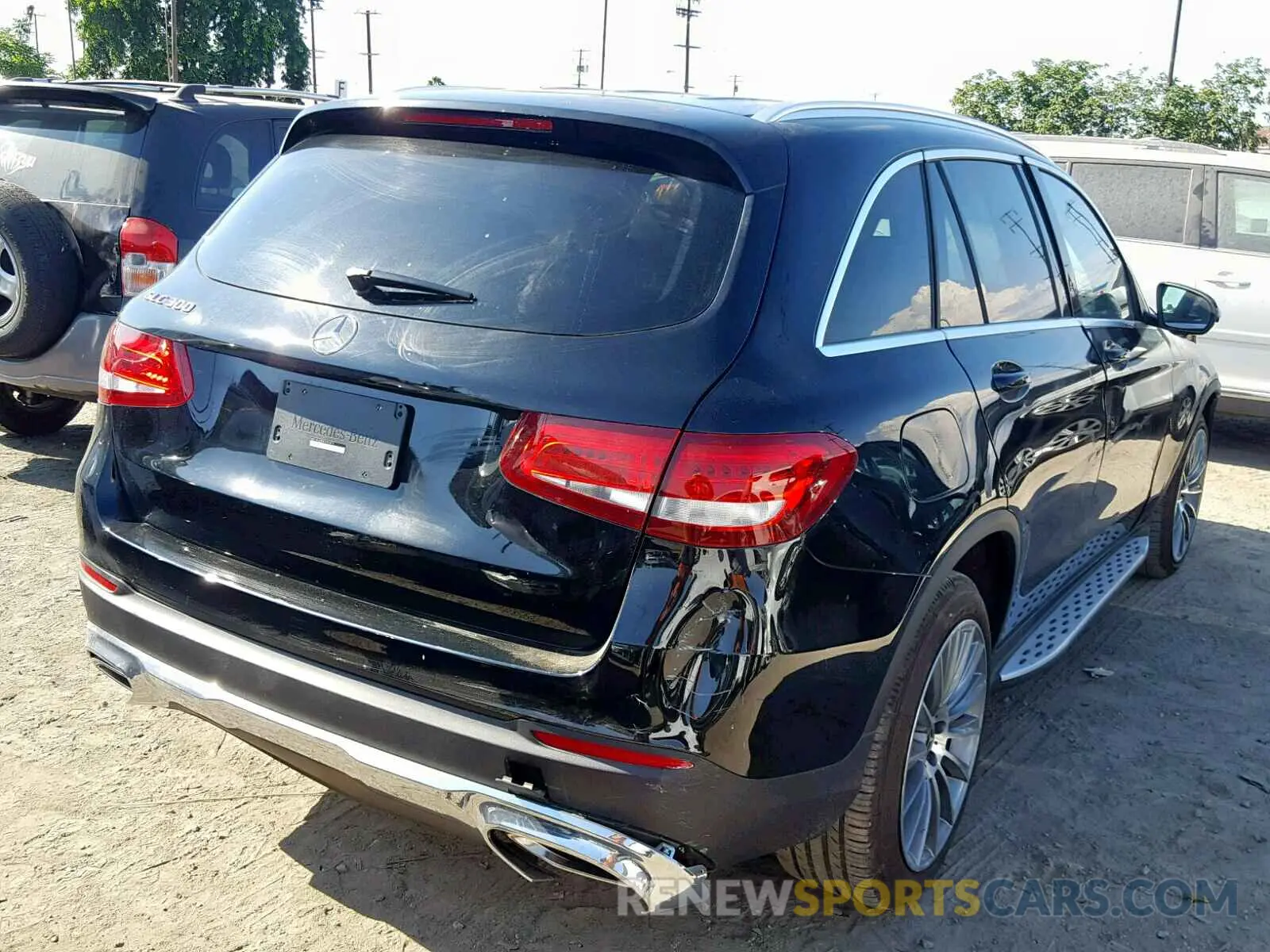 4 Photograph of a damaged car WDC0G4JB0KV191471 MERCEDES-BENZ GLC 300 2019
