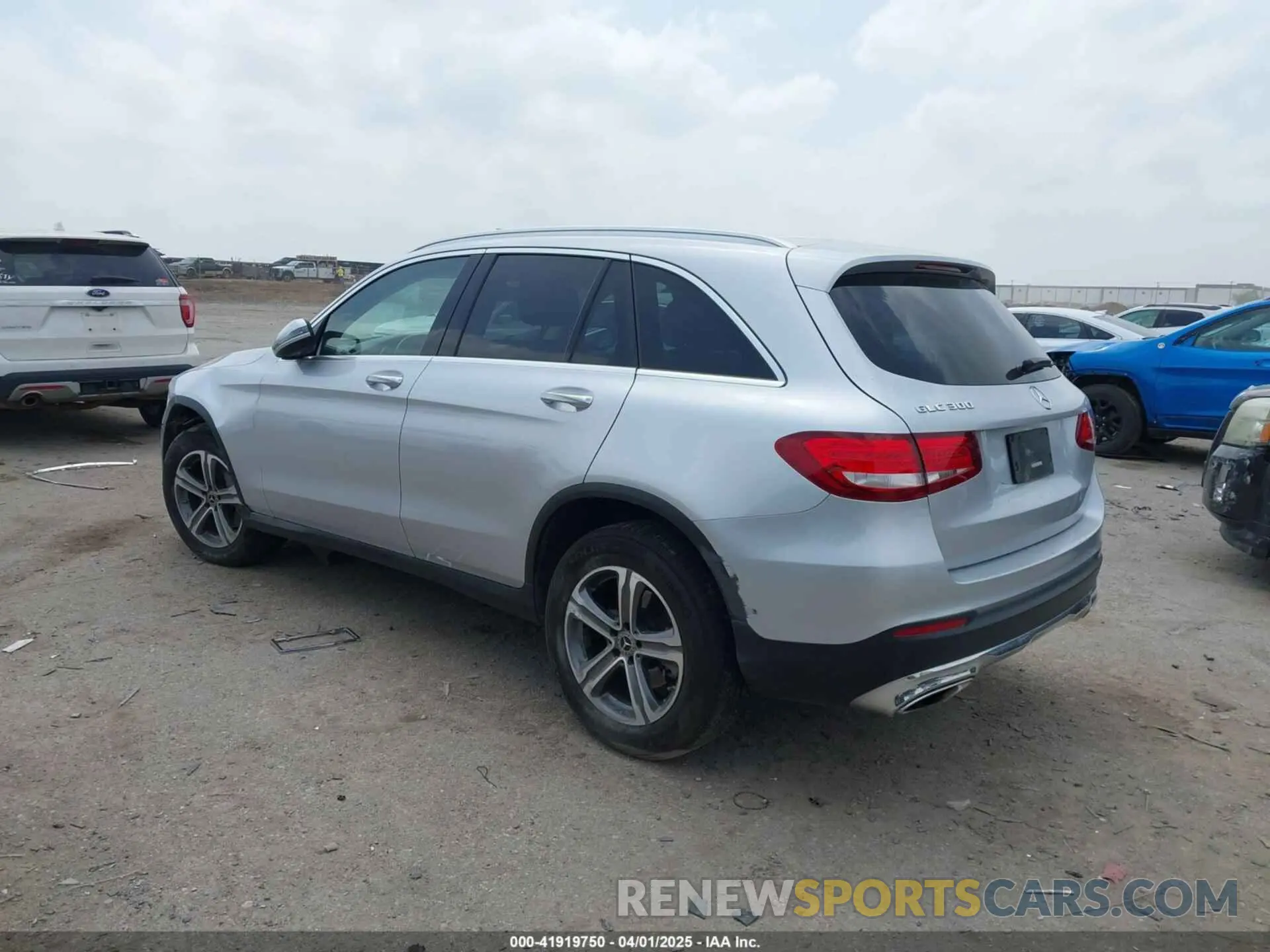3 Photograph of a damaged car WDC0G4JB1KF655457 MERCEDES-BENZ GLC 300 2019