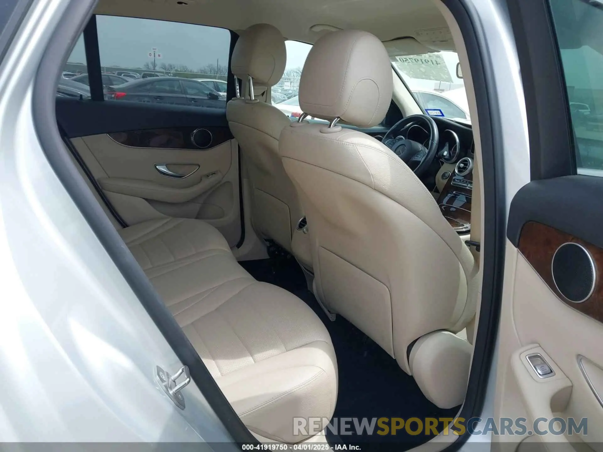 8 Photograph of a damaged car WDC0G4JB1KF655457 MERCEDES-BENZ GLC 300 2019