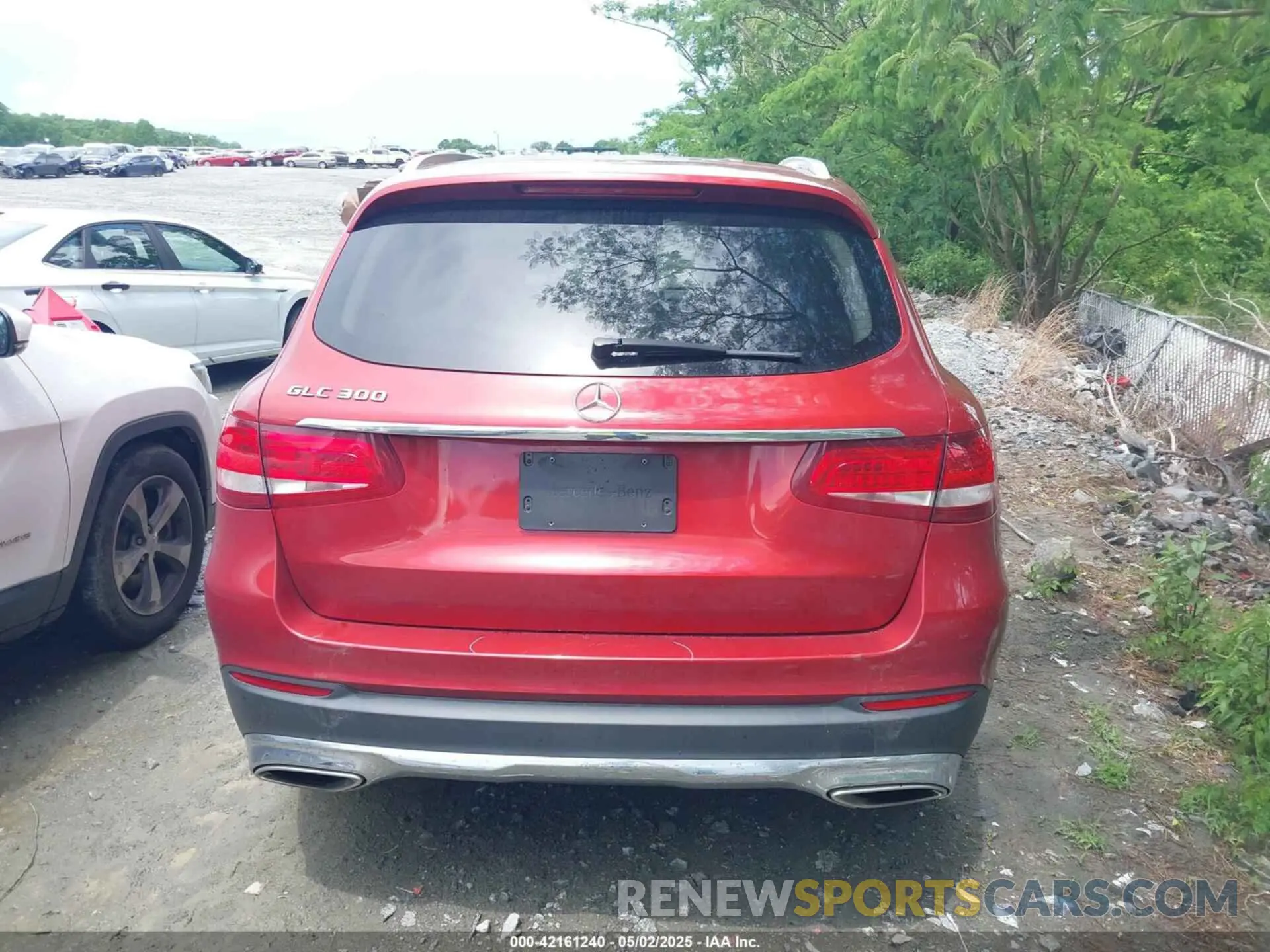 16 Photograph of a damaged car WDC0G4JB1KV149715 MERCEDES-BENZ GLC 300 2019